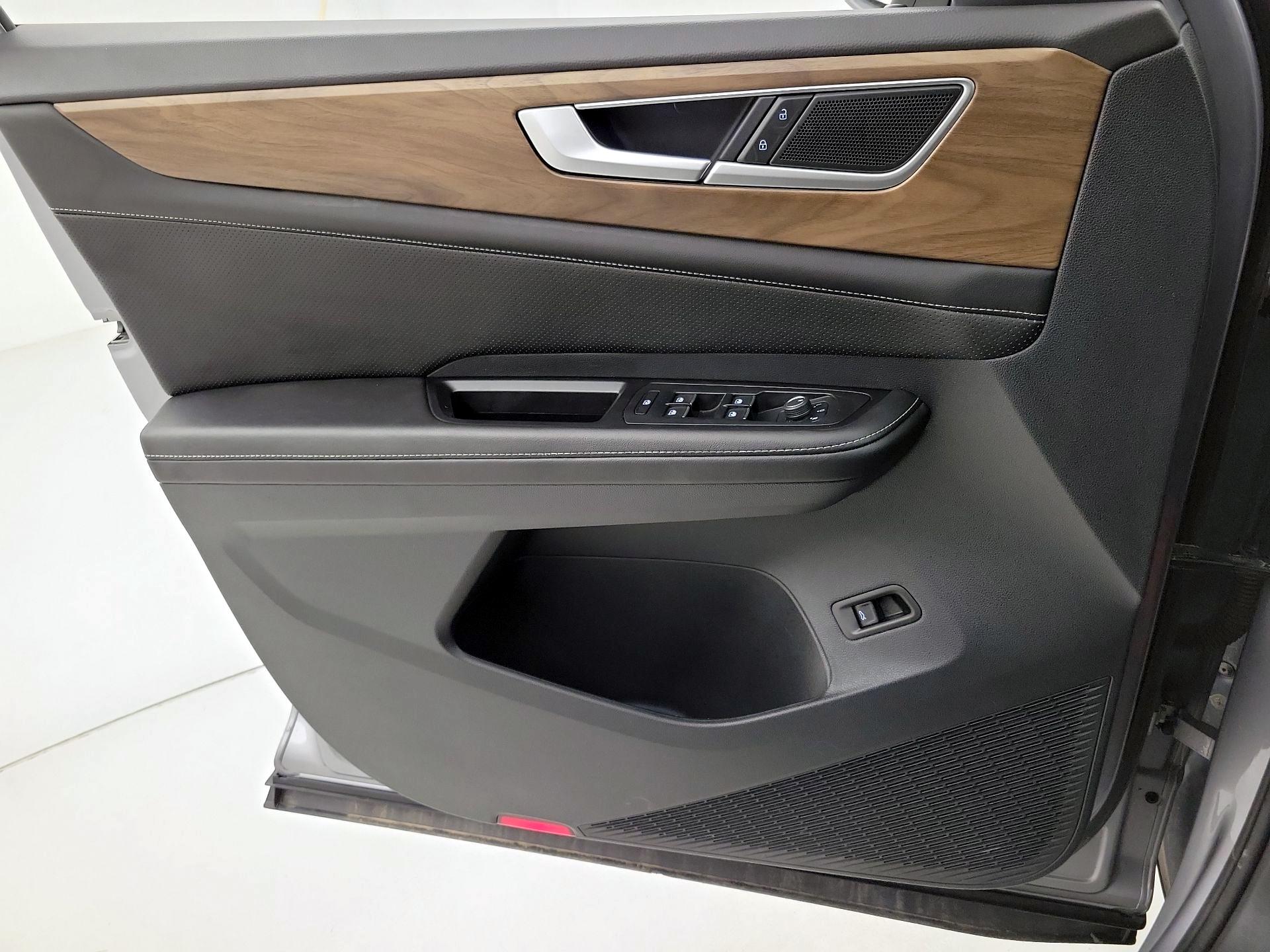 Thumbnail: 2024 Volkswagen Atlas - 12