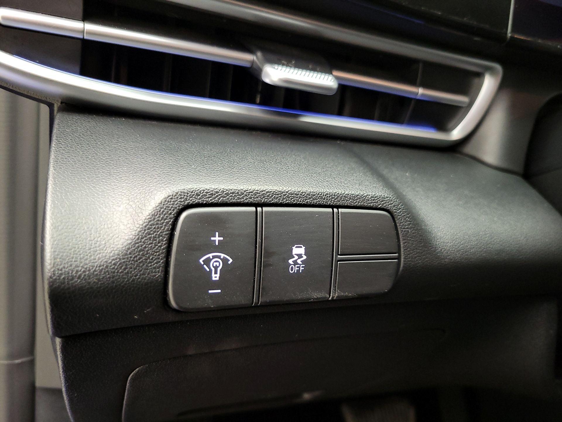 Thumbnail: 2024 Hyundai Elantra - 13