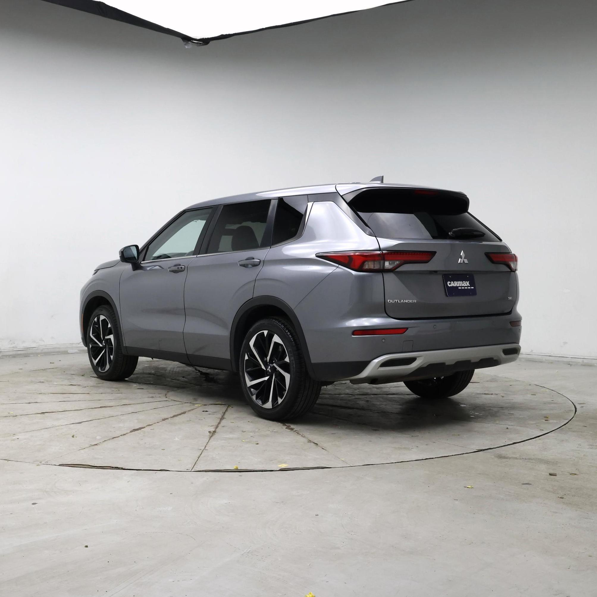 Thumbnail: 2024 Mitsubishi Outlander - 2