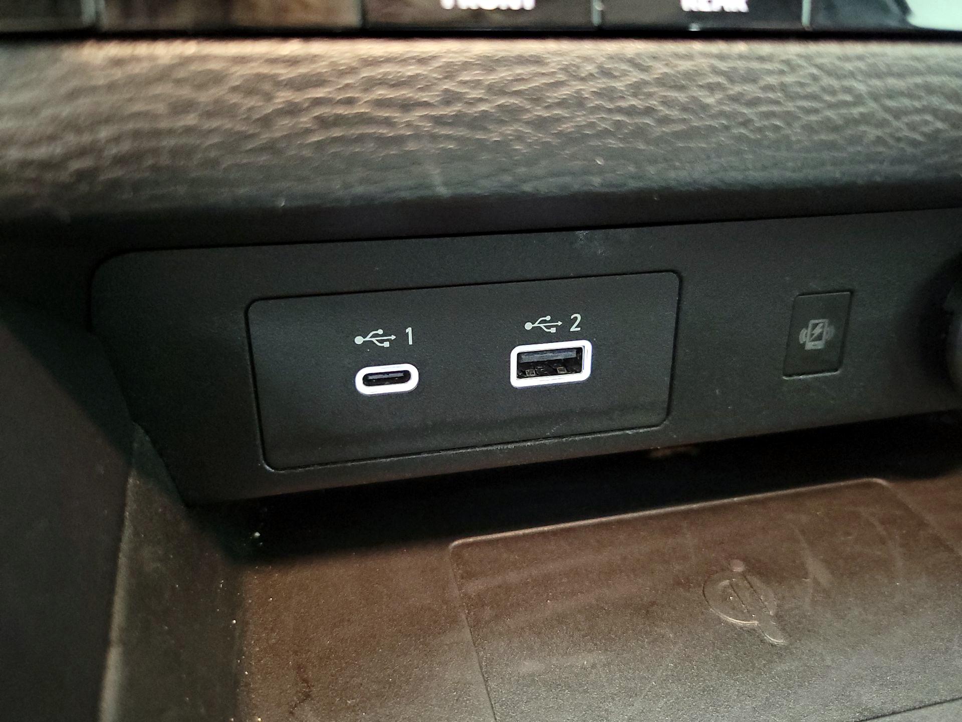 Thumbnail: 2024 Mitsubishi Outlander - 19