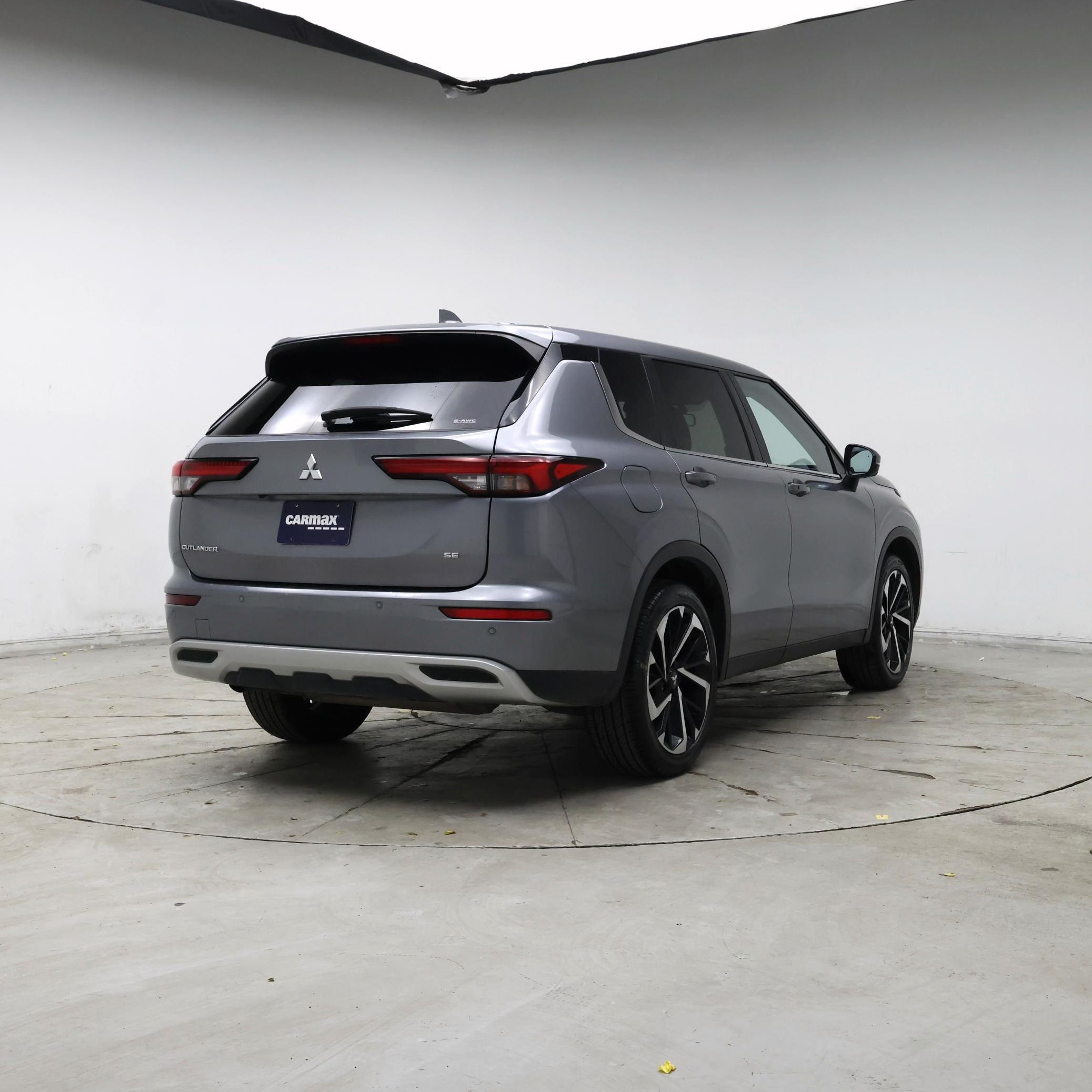 Thumbnail: 2024 Mitsubishi Outlander - 8