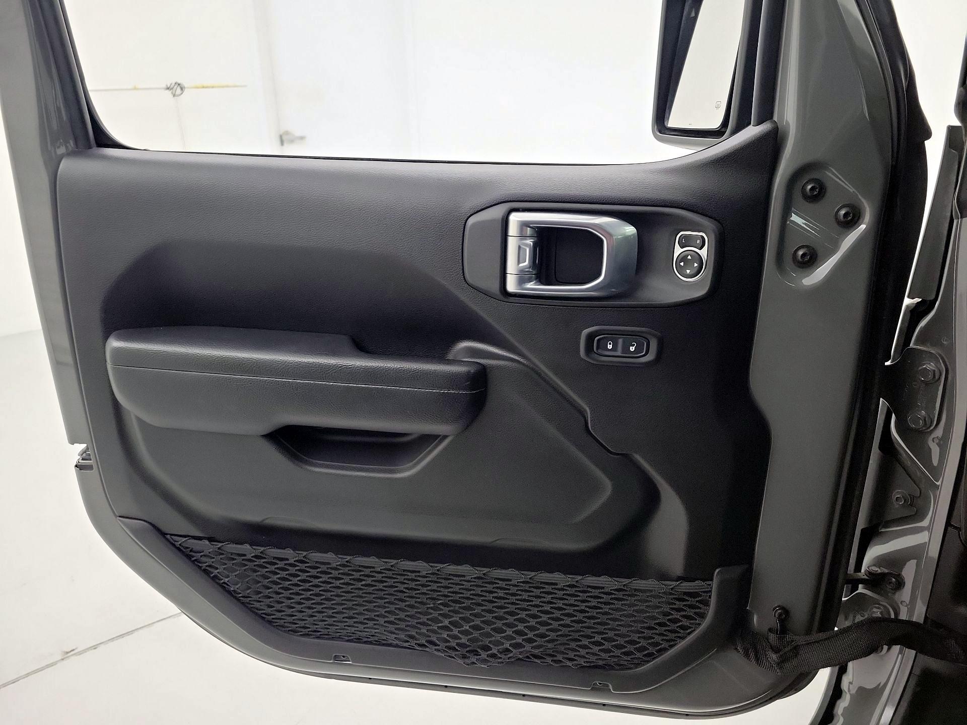 Thumbnail: 2022 Jeep Gladiator - 12