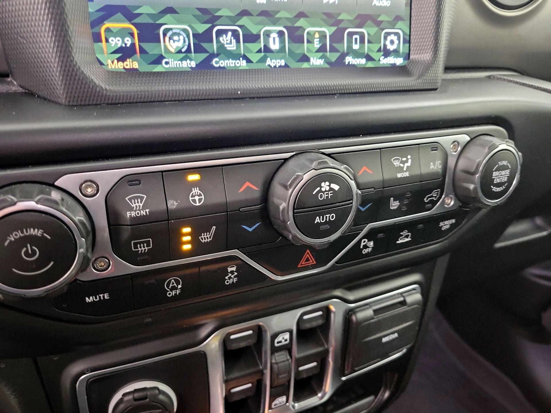 Thumbnail: 2022 Jeep Gladiator - 16