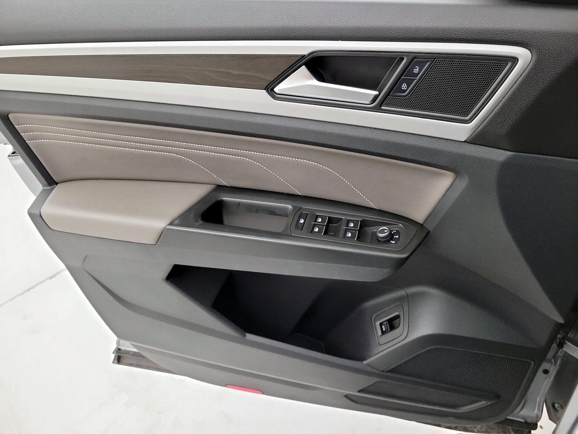 Thumbnail: 2022 Volkswagen Atlas - 12