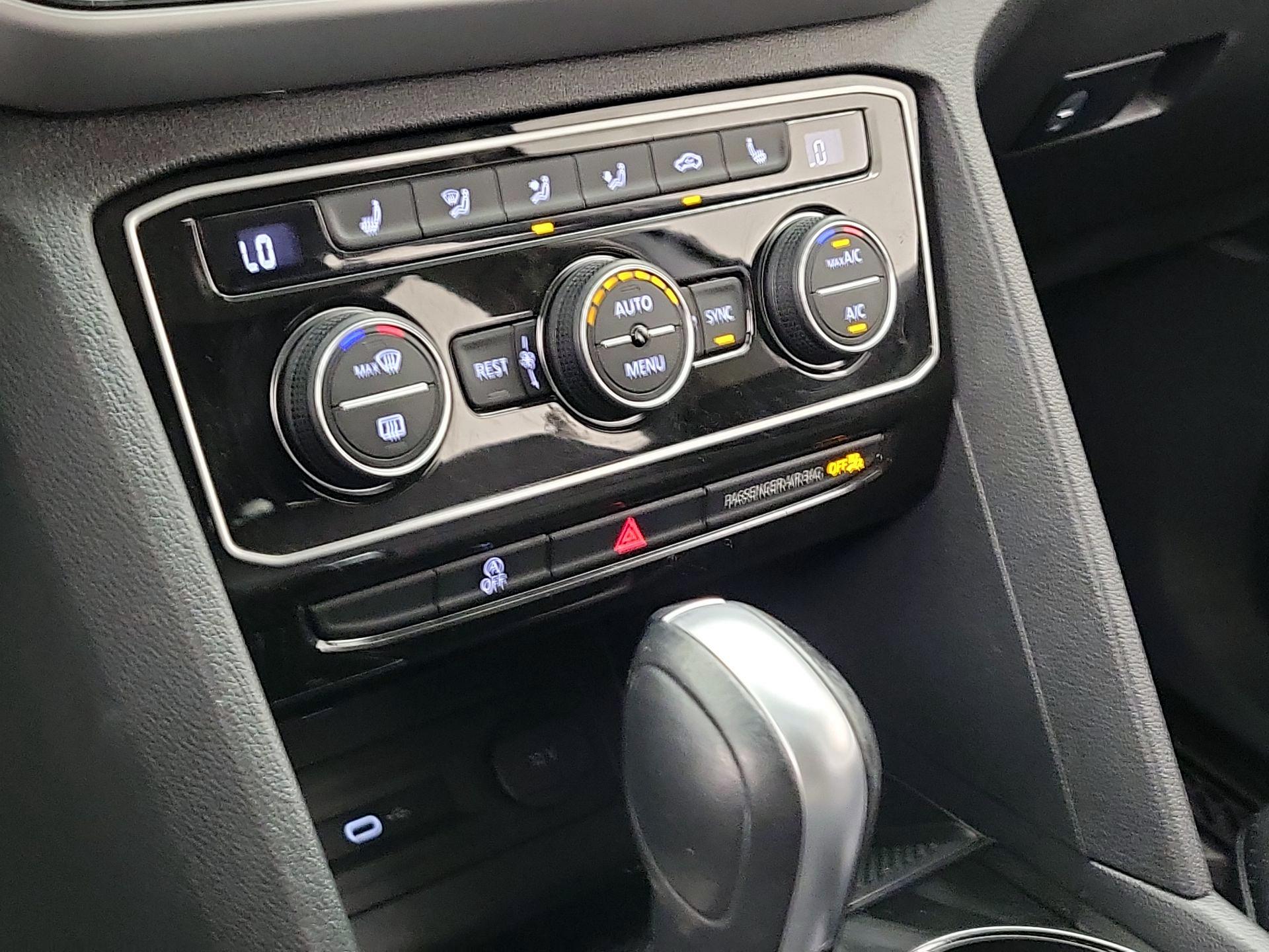 Thumbnail: 2022 Volkswagen Atlas - 16