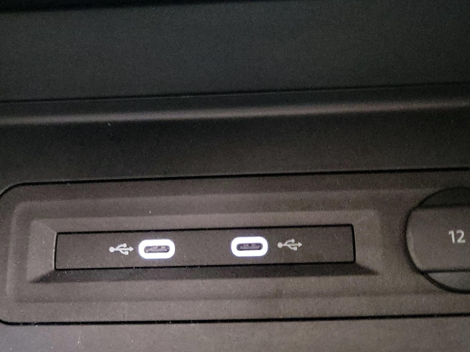 Thumbnail: 2022 Volkswagen Atlas - 18