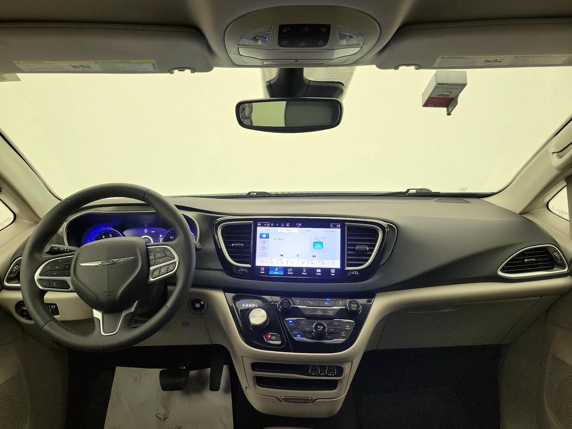 Thumbnail: 2023 Chrysler Pacifica - 9