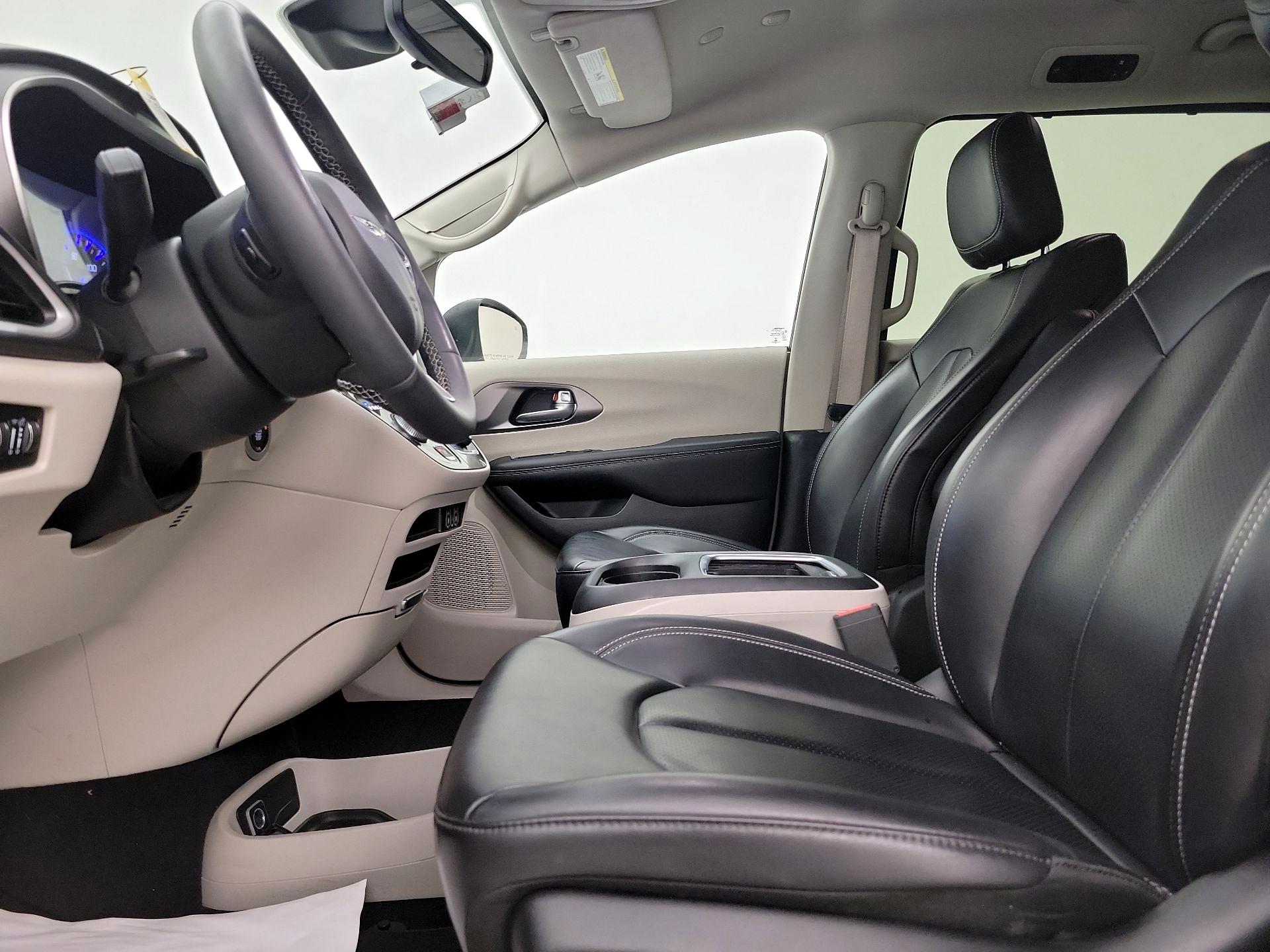 Thumbnail: 2023 Chrysler Pacifica - 11