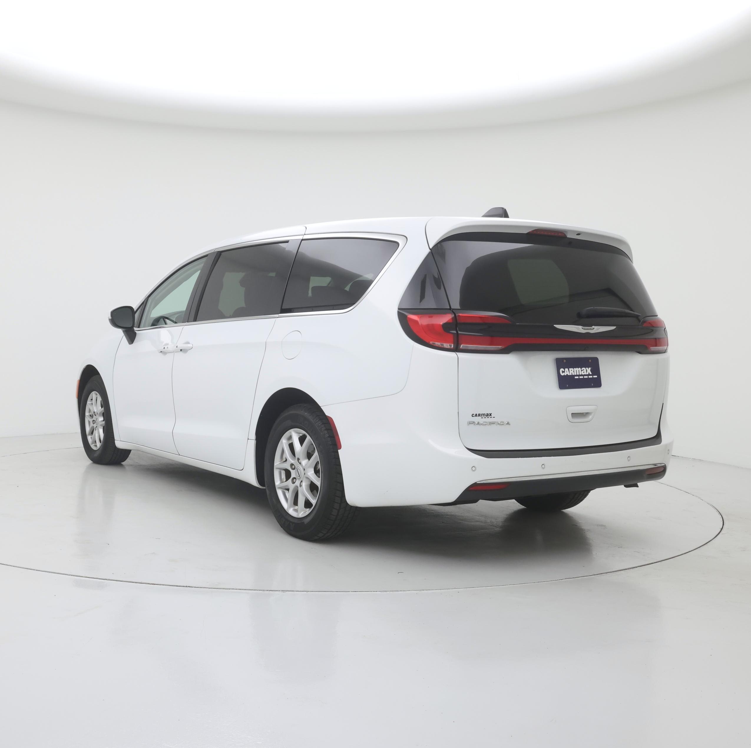 Thumbnail: 2023 Chrysler Pacifica - 2