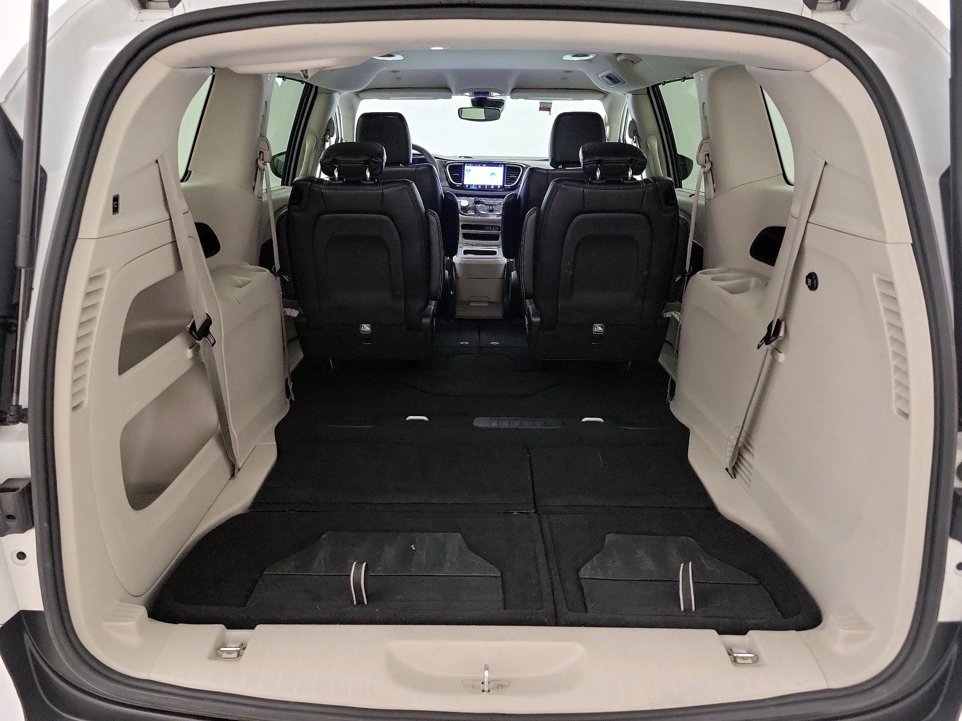 Thumbnail: 2023 Chrysler Pacifica - 20