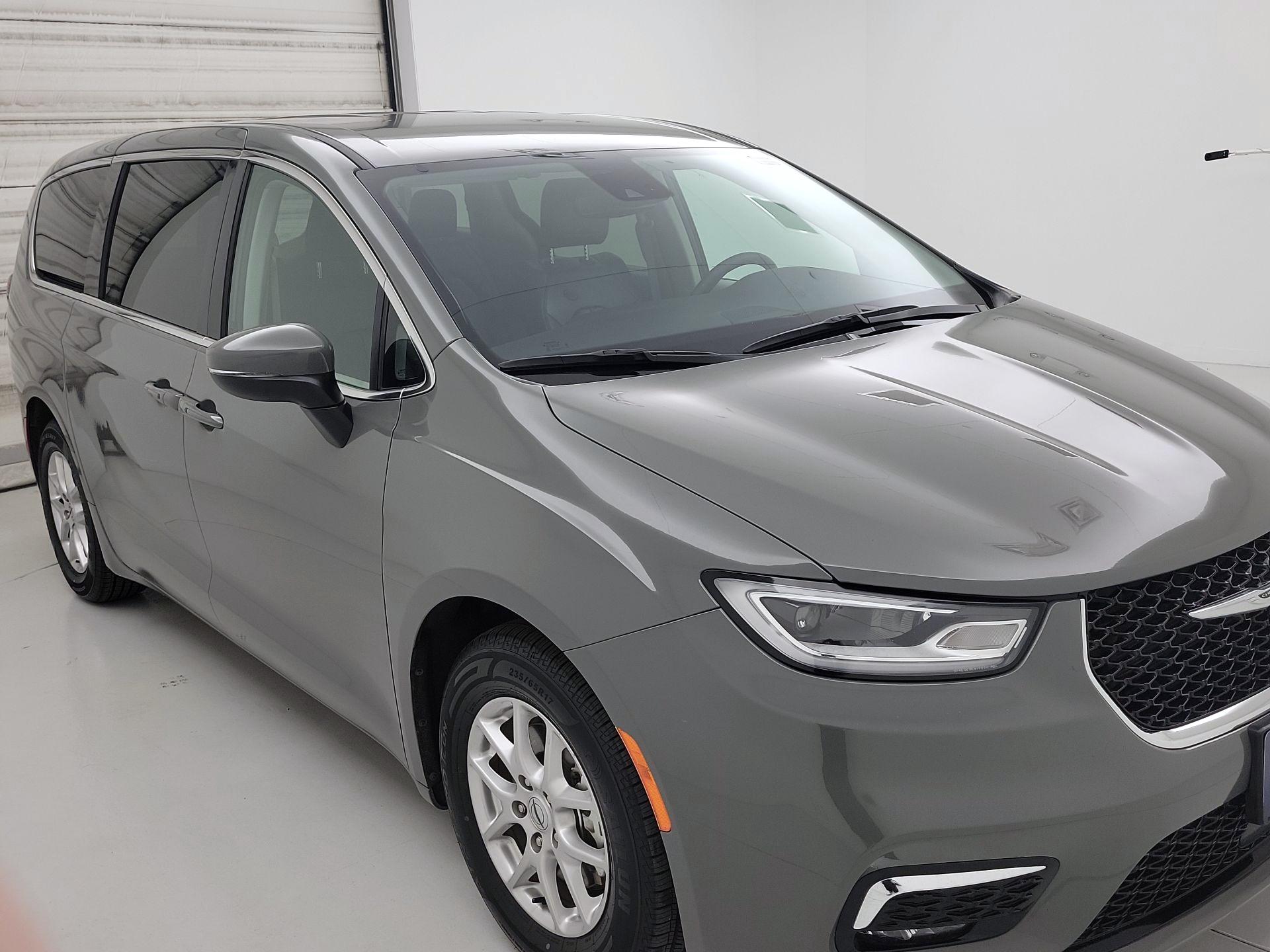 Thumbnail: 2023 Chrysler Pacifica - 1