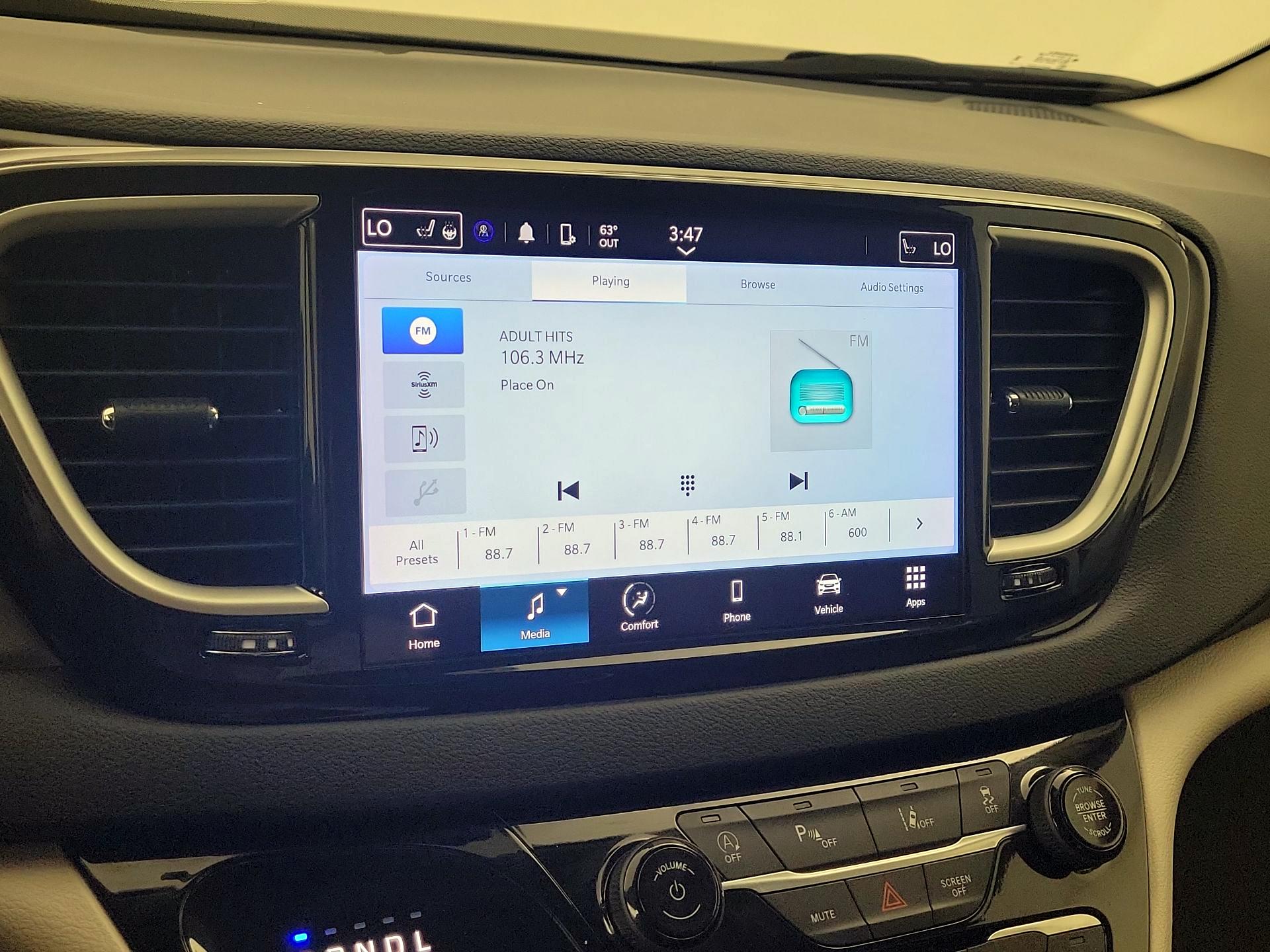 Thumbnail: 2023 Chrysler Pacifica - 13