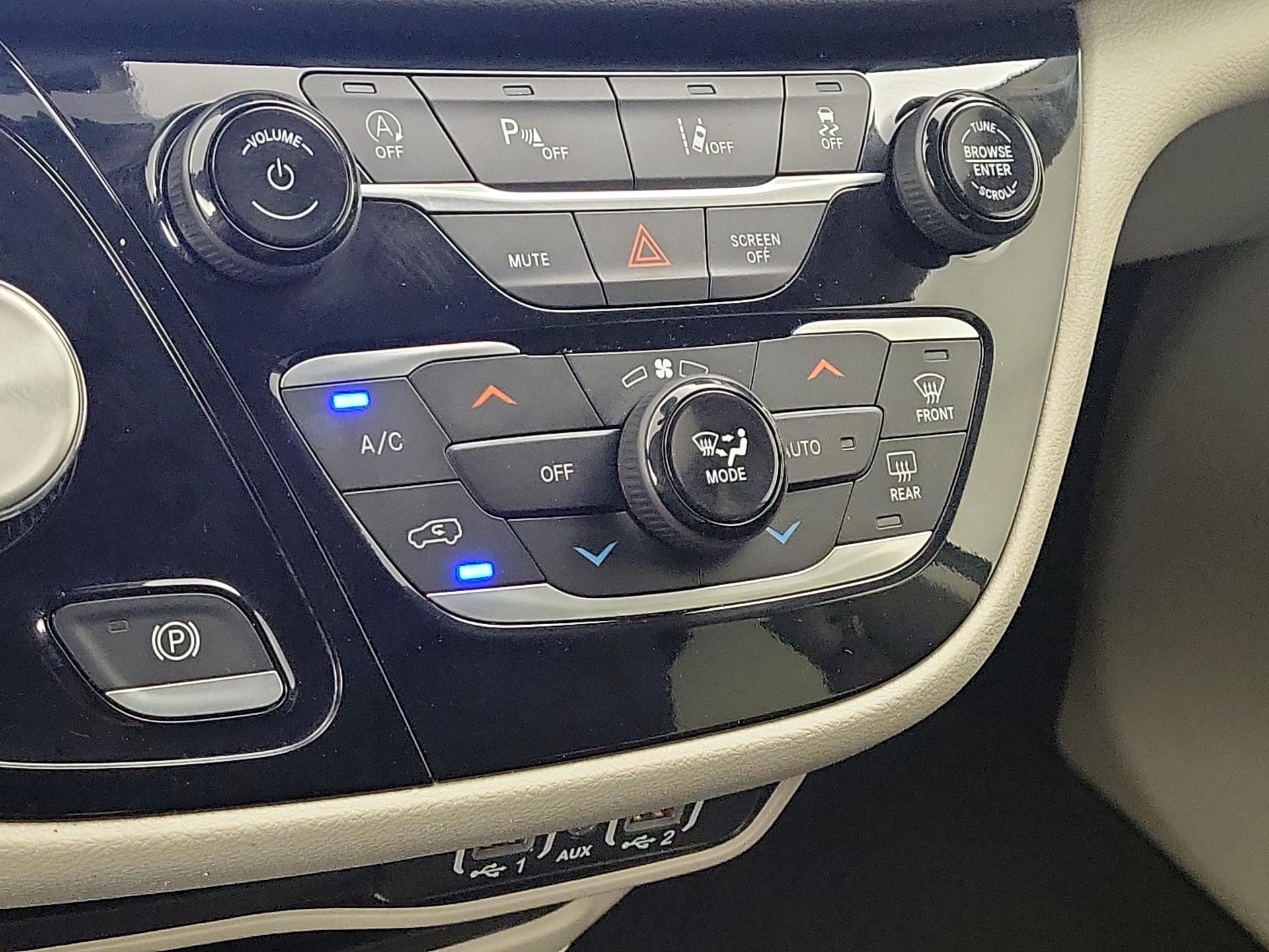 Thumbnail: 2023 Chrysler Pacifica - 14