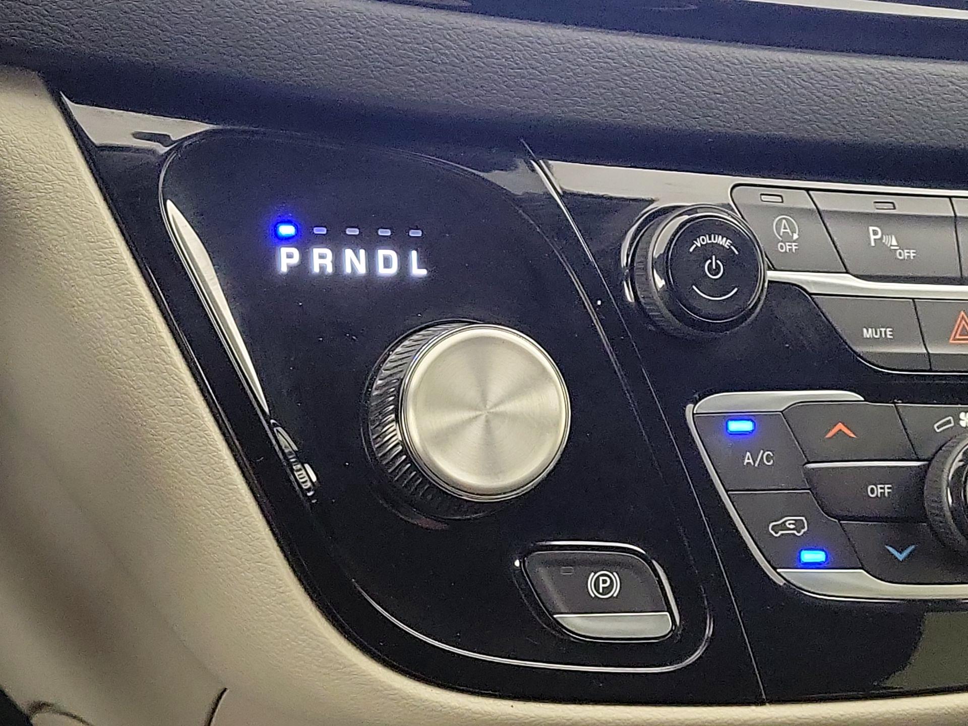 Thumbnail: 2023 Chrysler Pacifica - 15