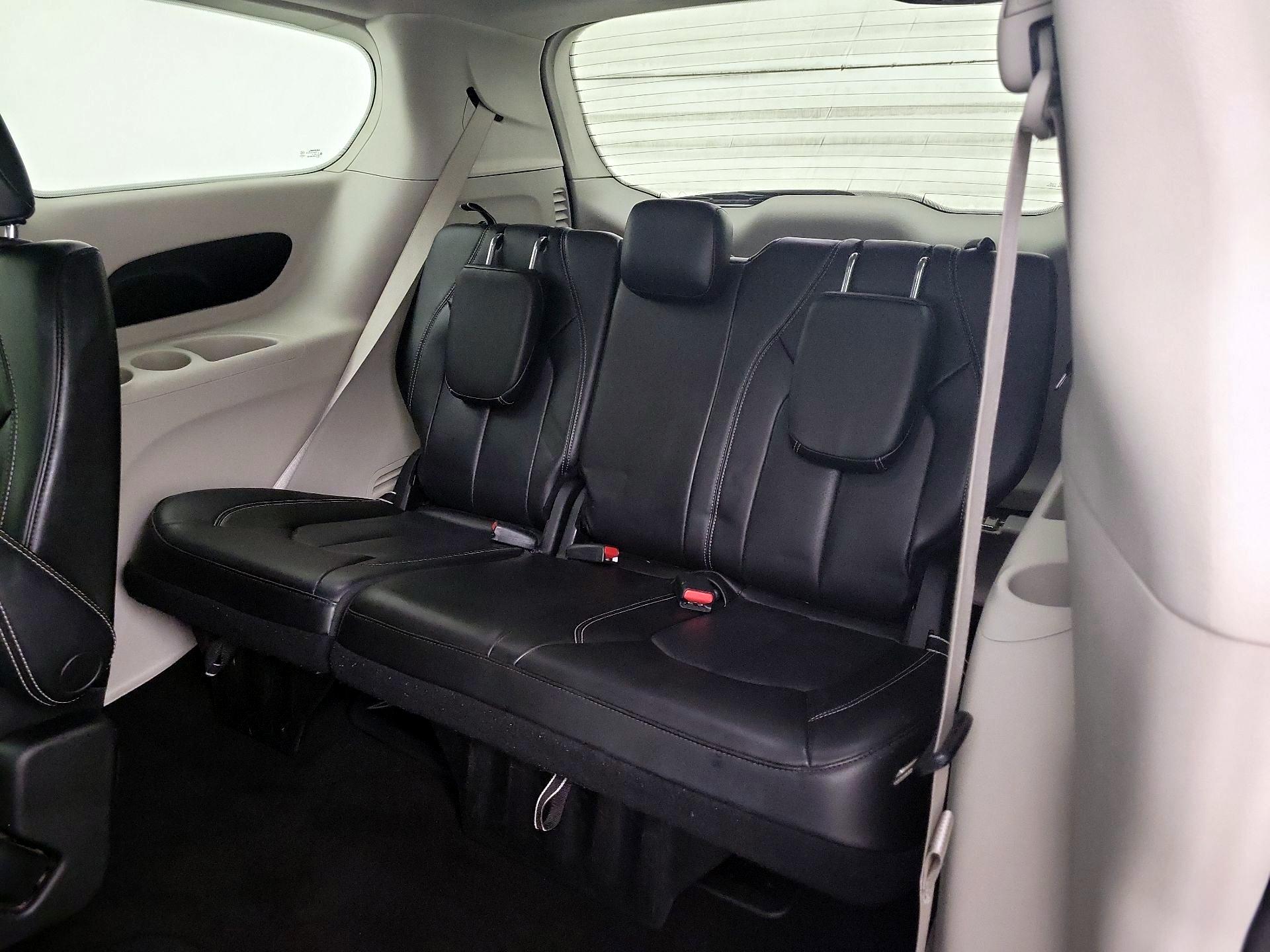 Thumbnail: 2023 Chrysler Pacifica - 18