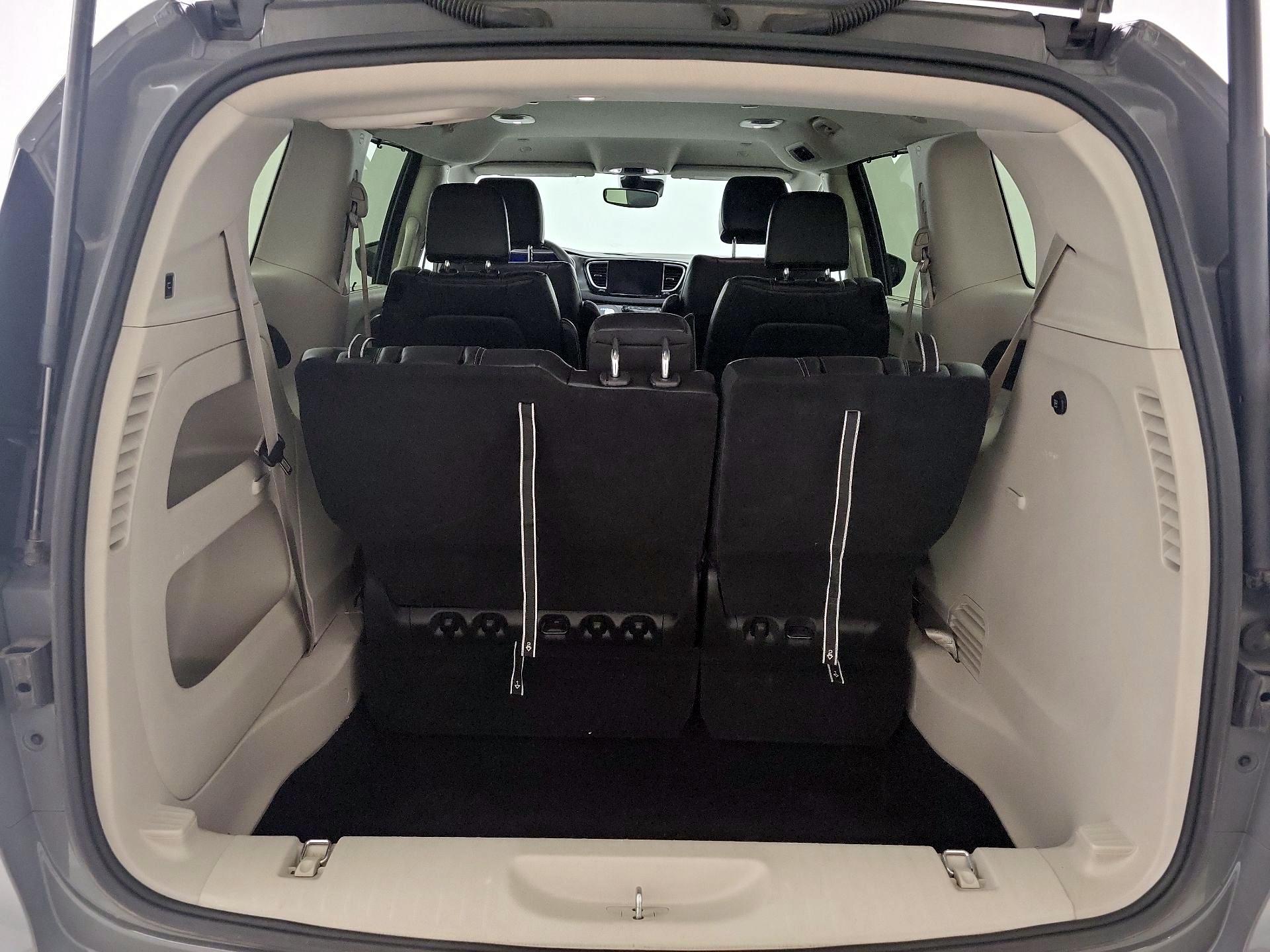 Thumbnail: 2023 Chrysler Pacifica - 19