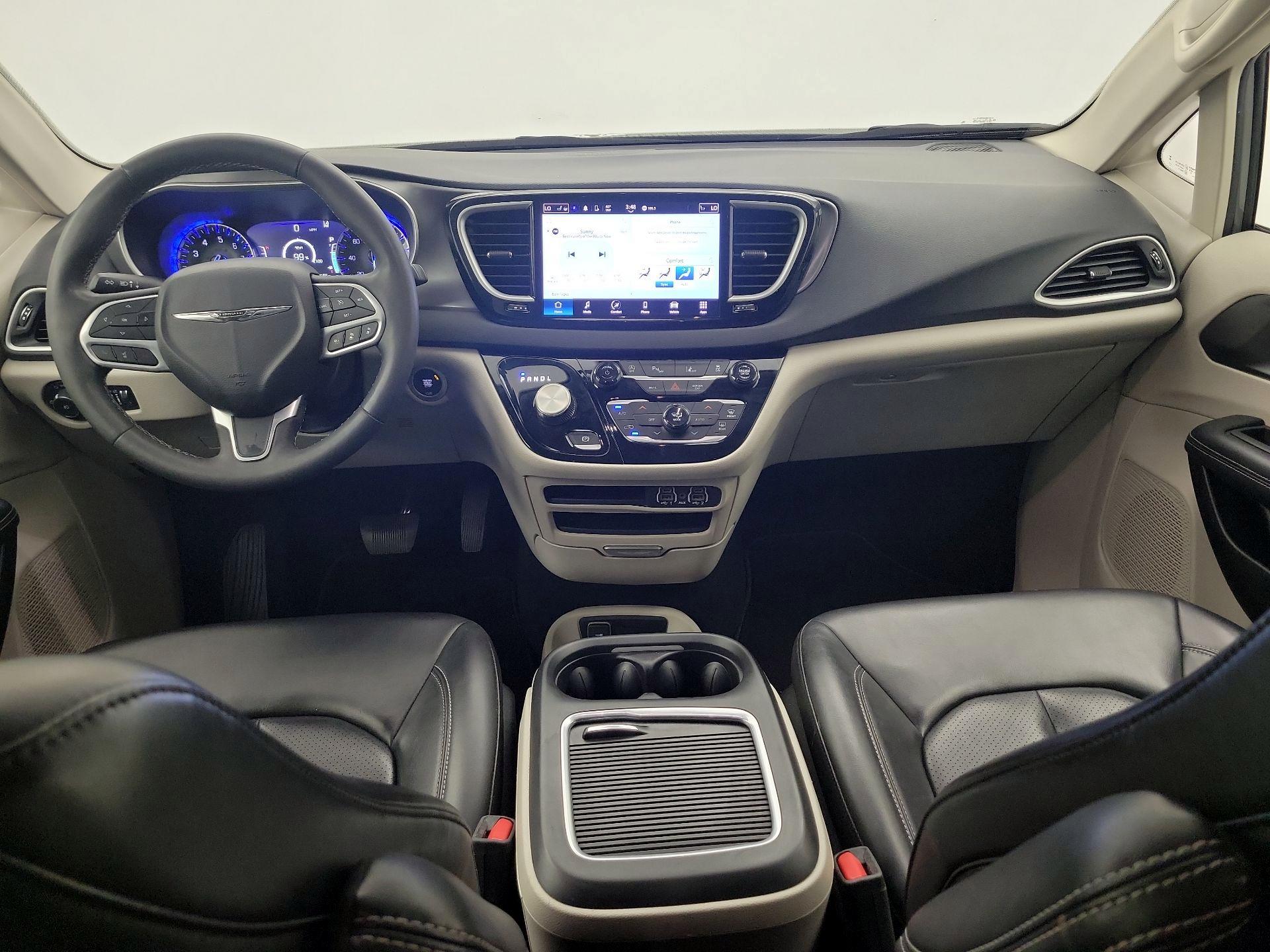 Thumbnail: 2023 Chrysler Pacifica - 8