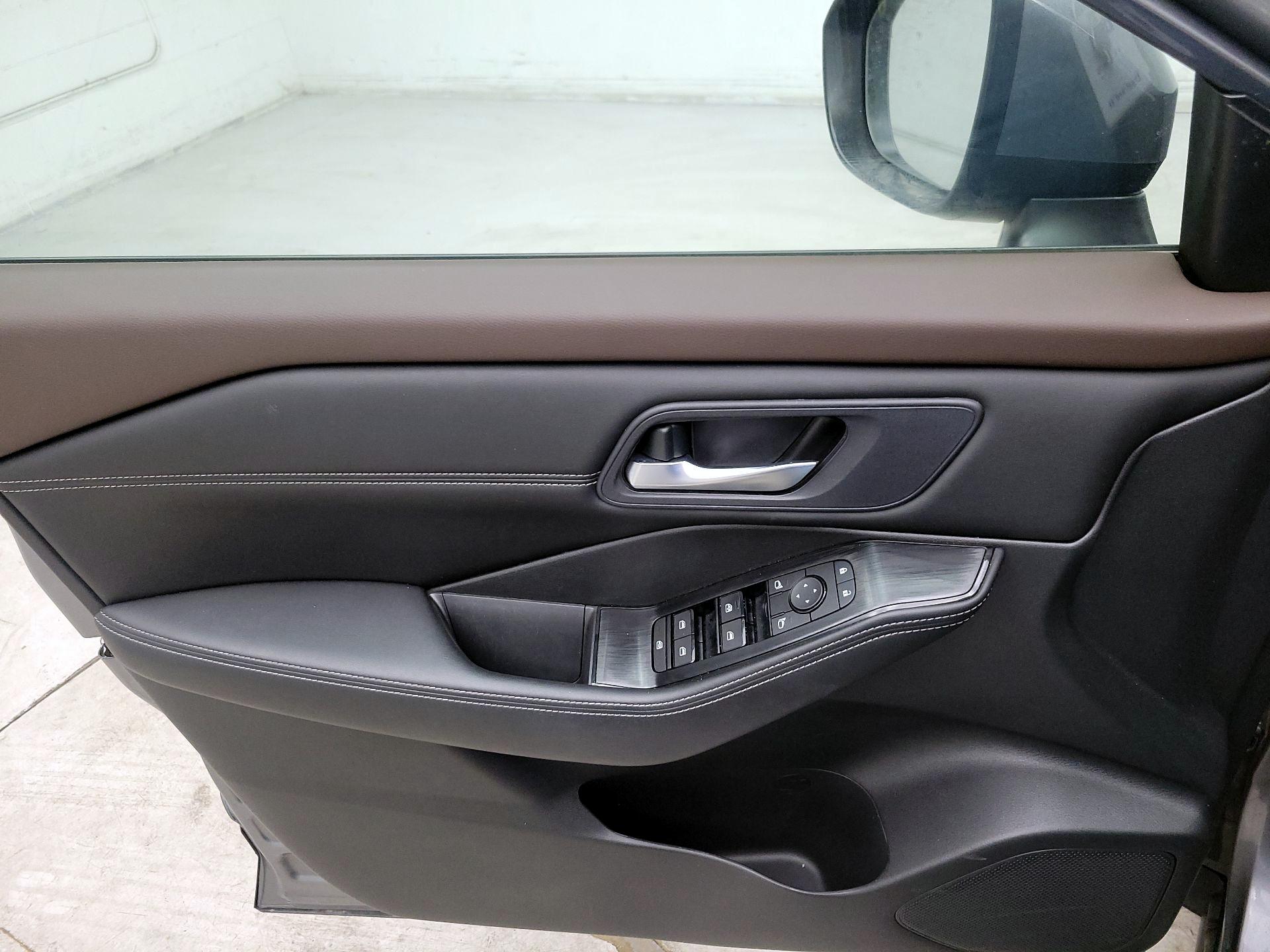 Thumbnail: 2023 Nissan Rogue - 12