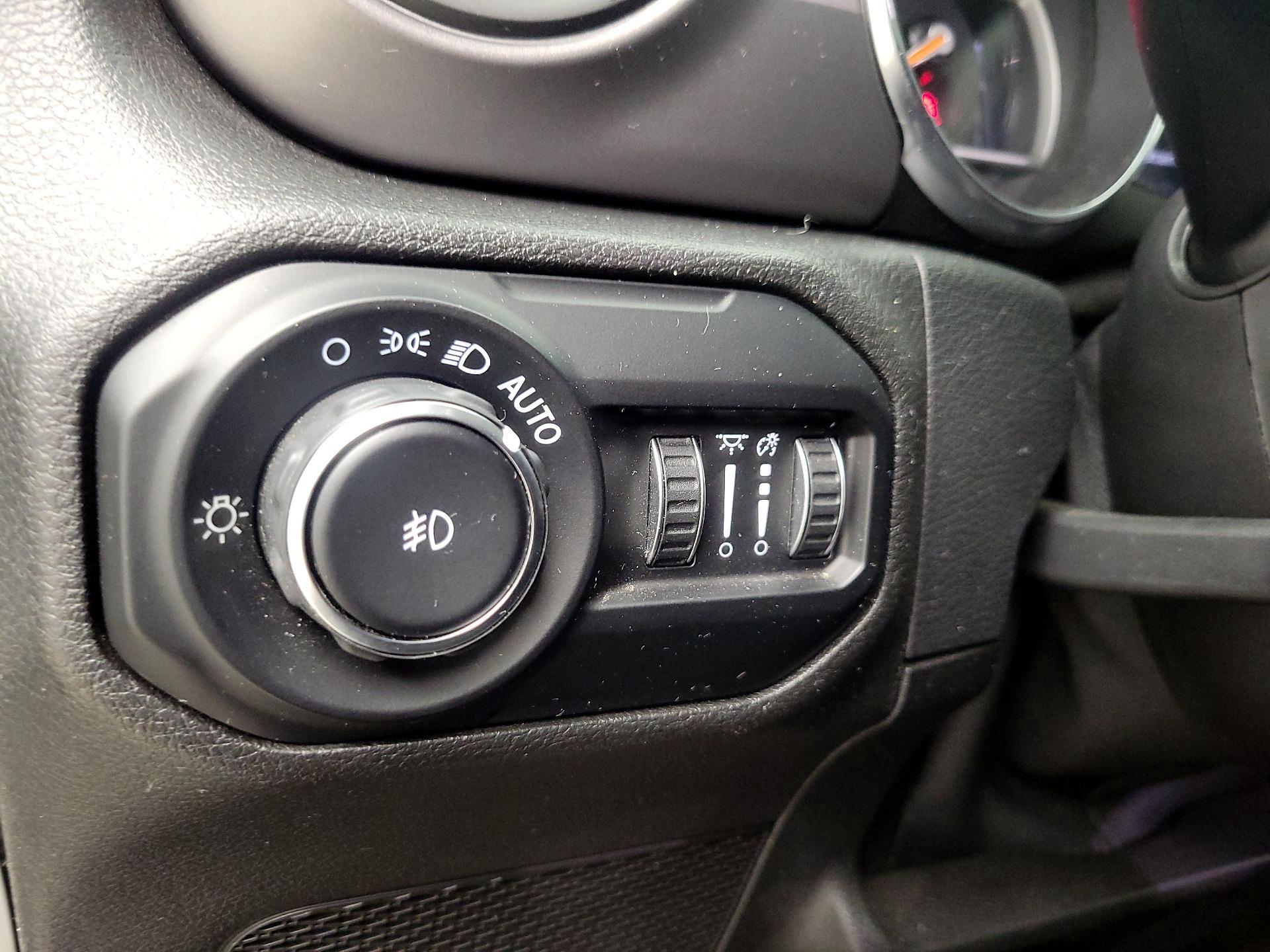 Thumbnail: 2021 Jeep Wrangler - 13