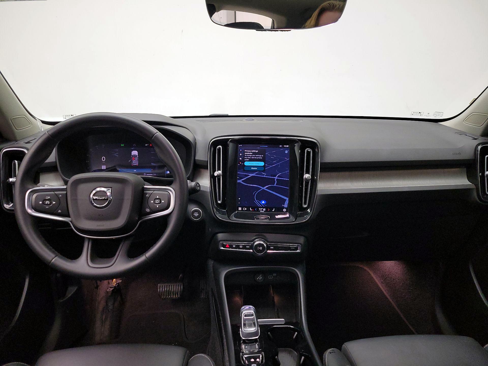 Thumbnail: 2025 Volvo XC40 - 9