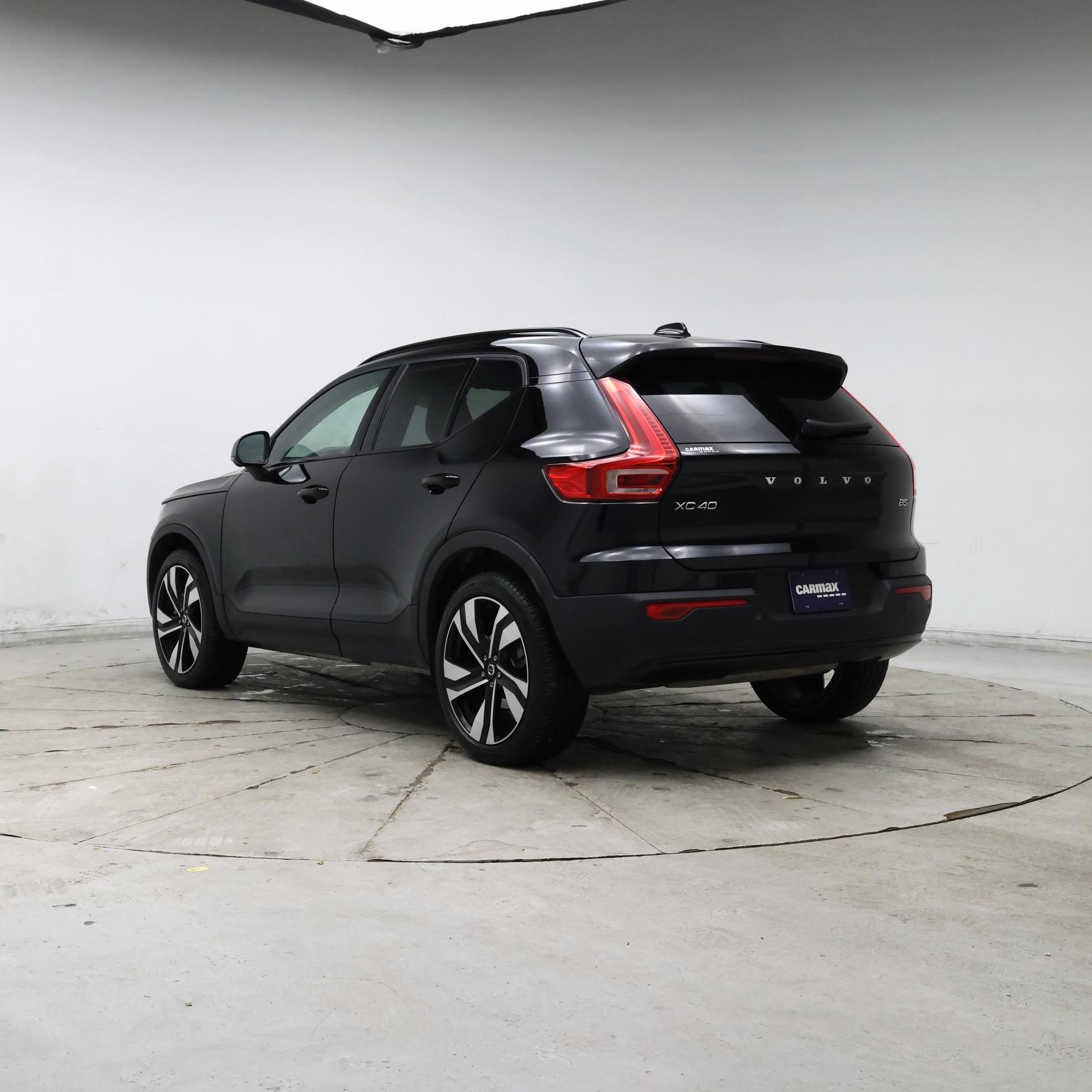 Thumbnail: 2025 Volvo XC40 - 2
