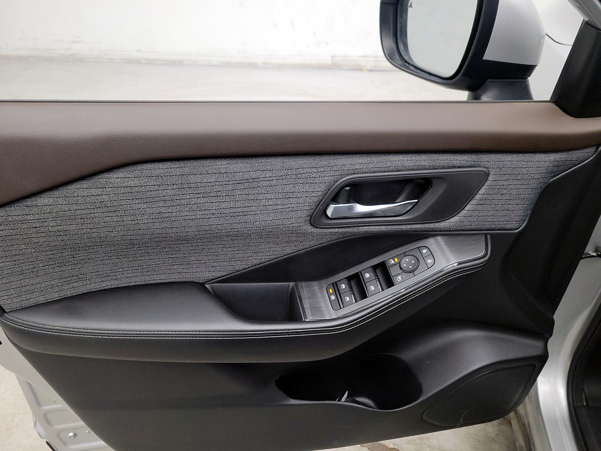 Thumbnail: 2023 Nissan Rogue - 12