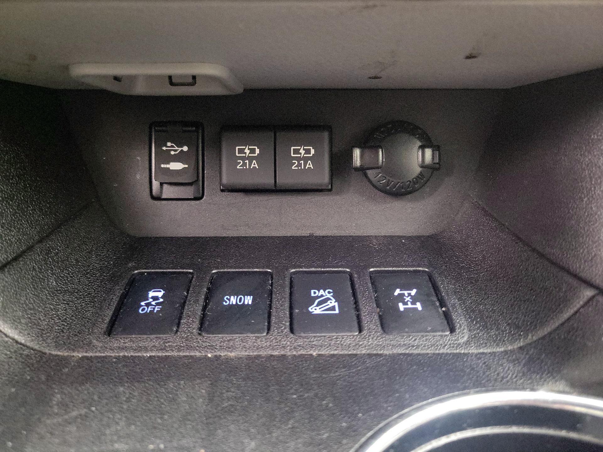 Thumbnail: 2019 Toyota Highlander - 18