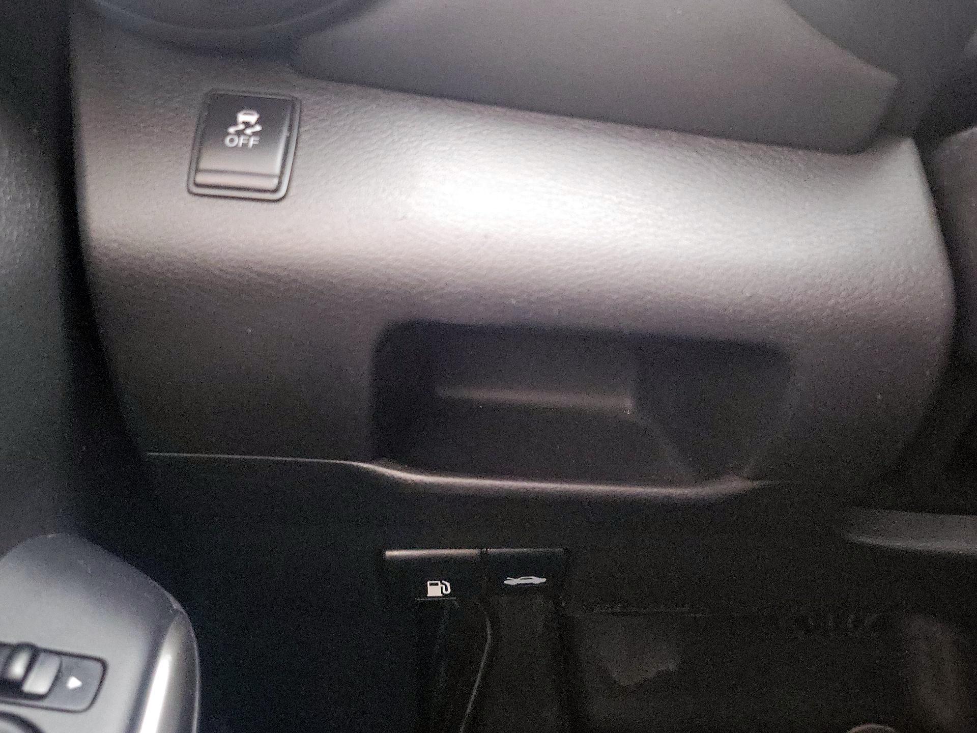 Thumbnail: 2019 Nissan Kicks - 13