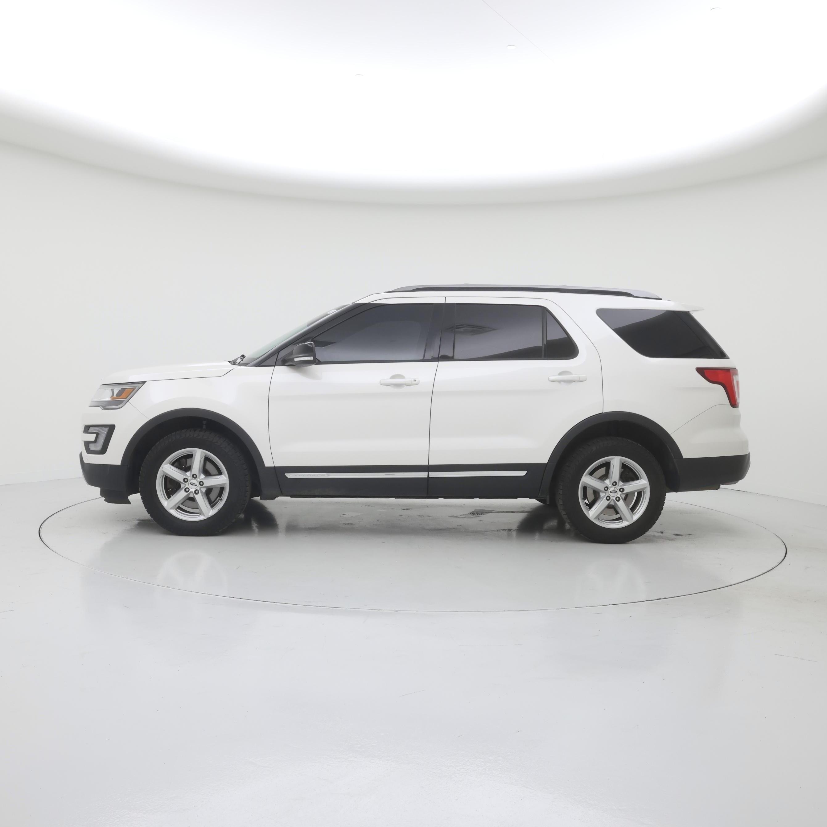 Thumbnail: 2017 Ford Explorer - 3