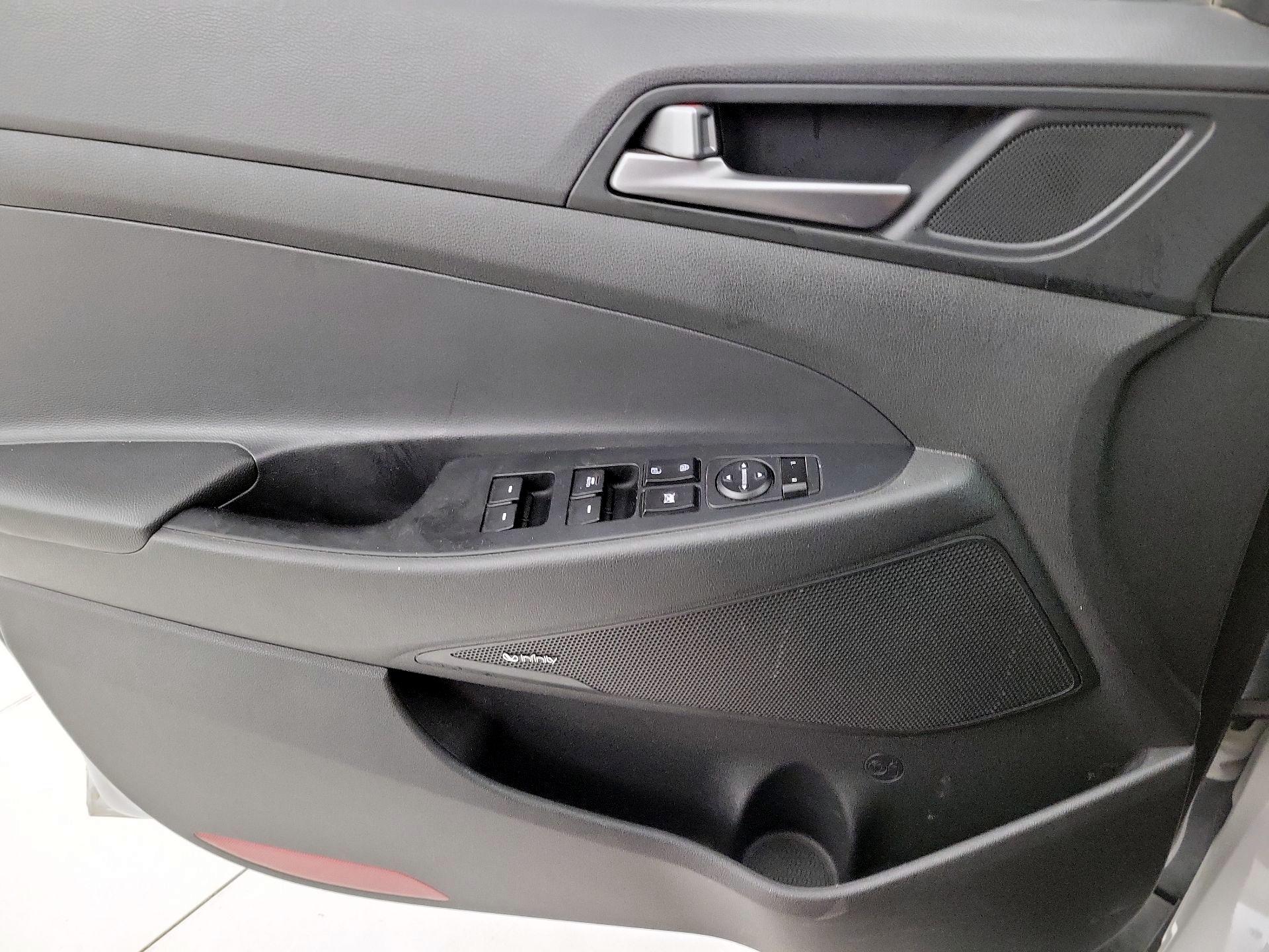 Thumbnail: 2017 Hyundai Tucson - 12