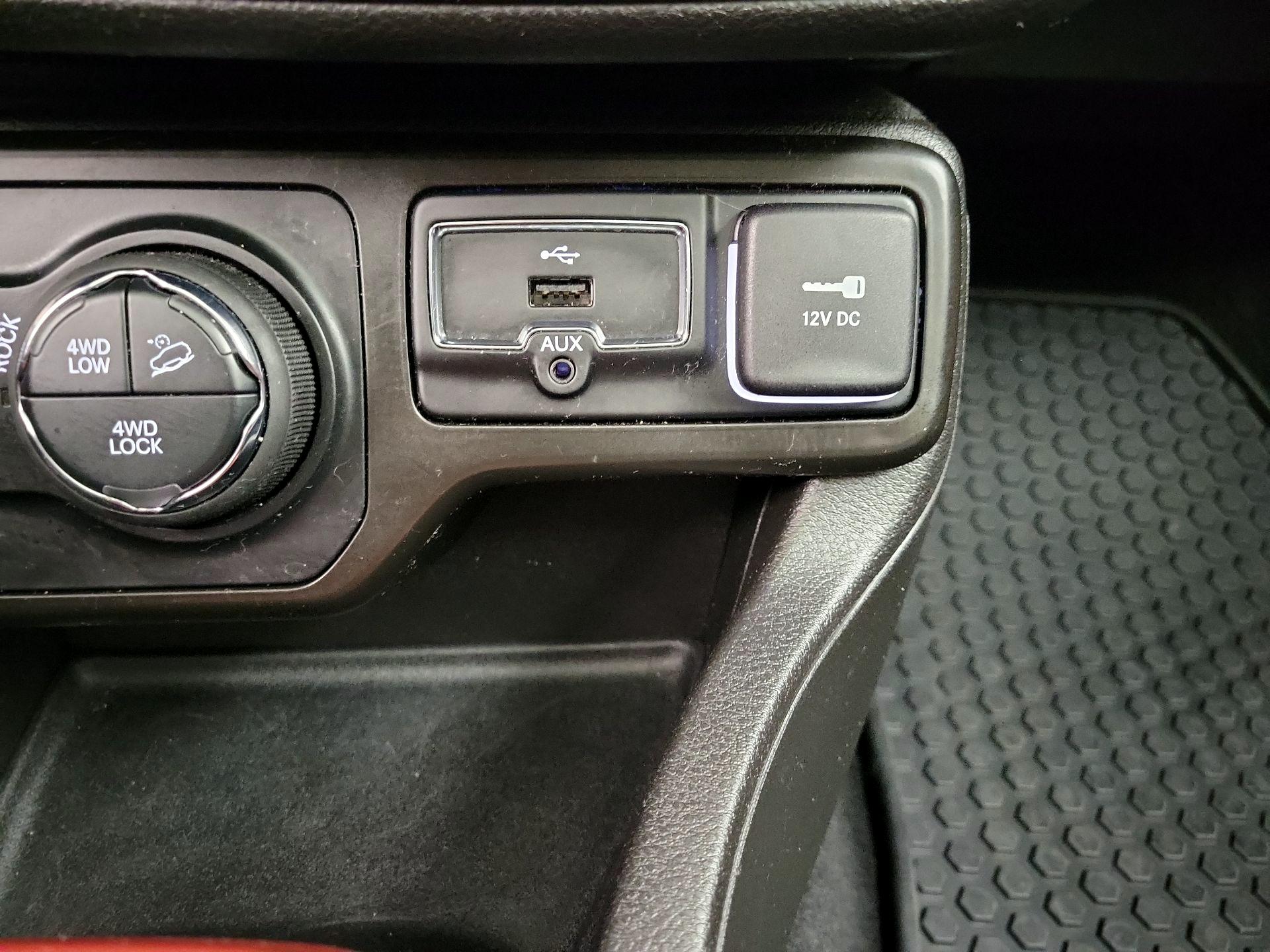 Thumbnail: 2021 Jeep Renegade - 18