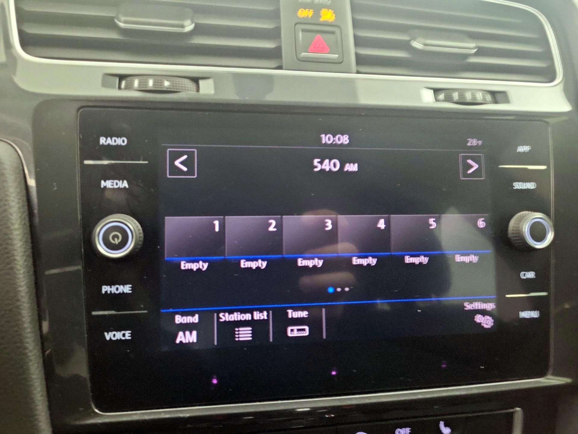 Thumbnail: 2018 Volkswagen Golf - 15