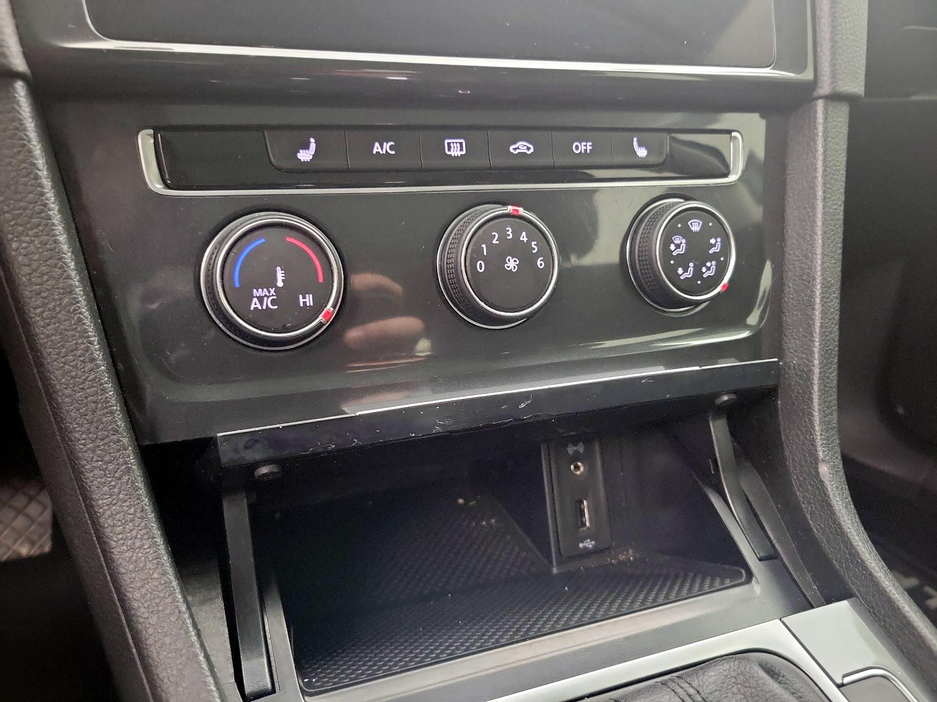 Thumbnail: 2018 Volkswagen Golf - 16