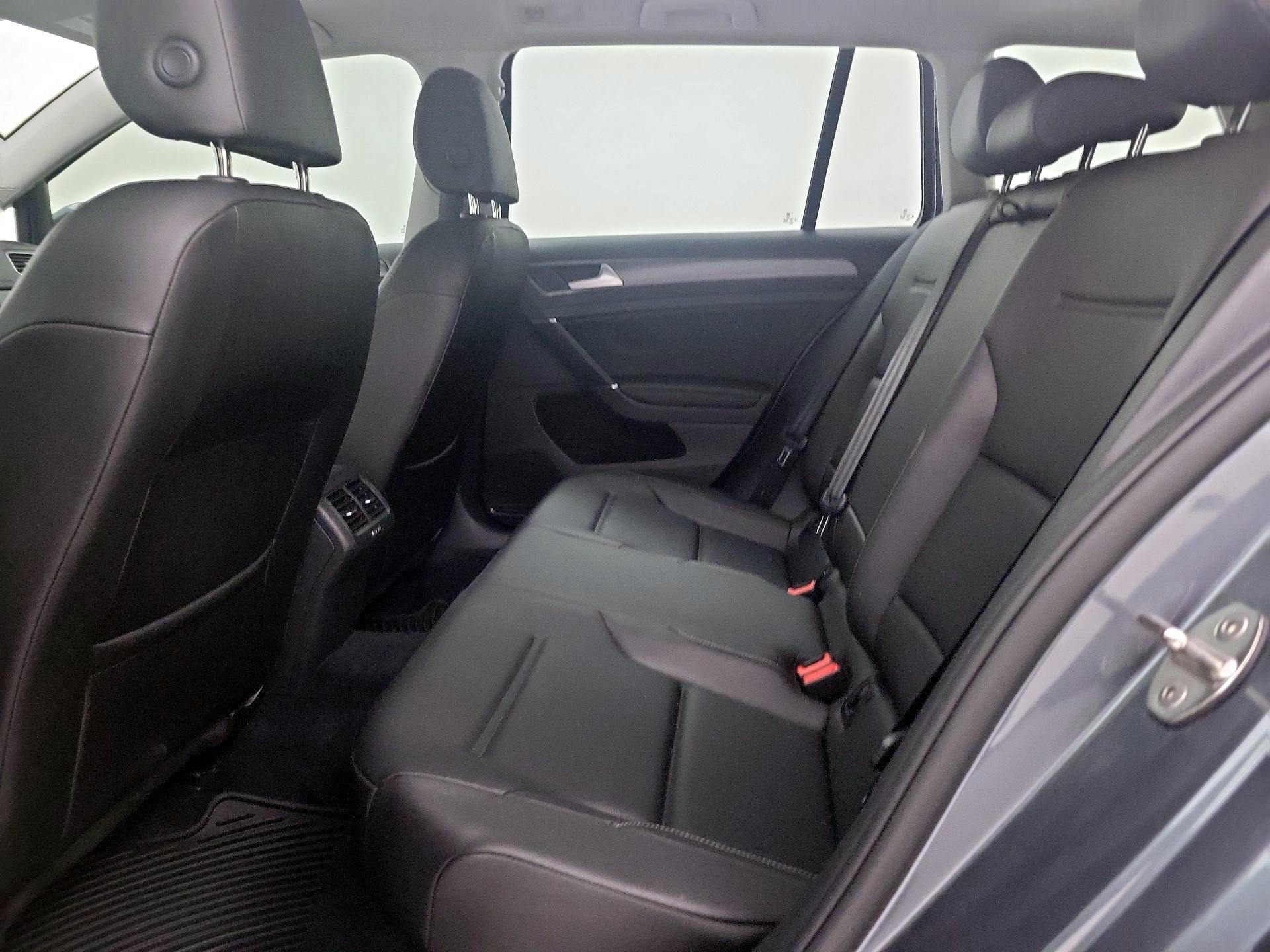 Thumbnail: 2018 Volkswagen Golf - 20