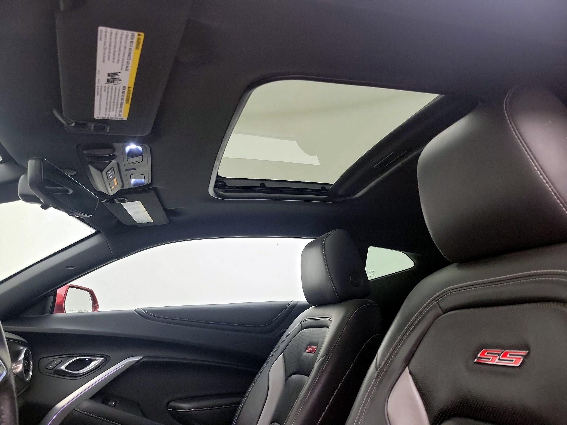 Thumbnail: 2019 Chevrolet Camaro - 18