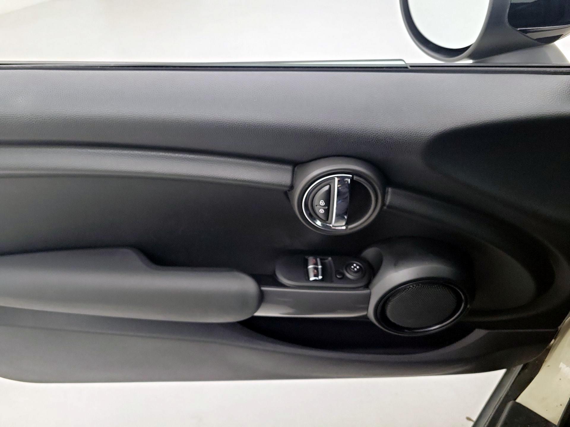 Thumbnail: 2021 MINI Cooper Hardtop - 12