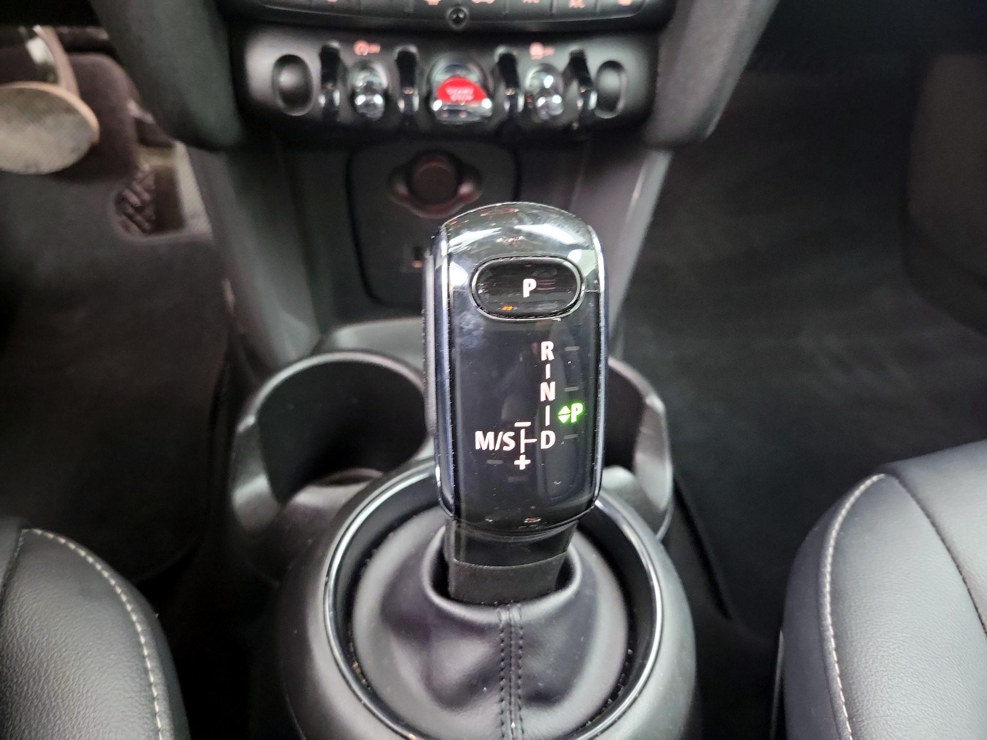 Thumbnail: 2021 MINI Cooper Hardtop - 17