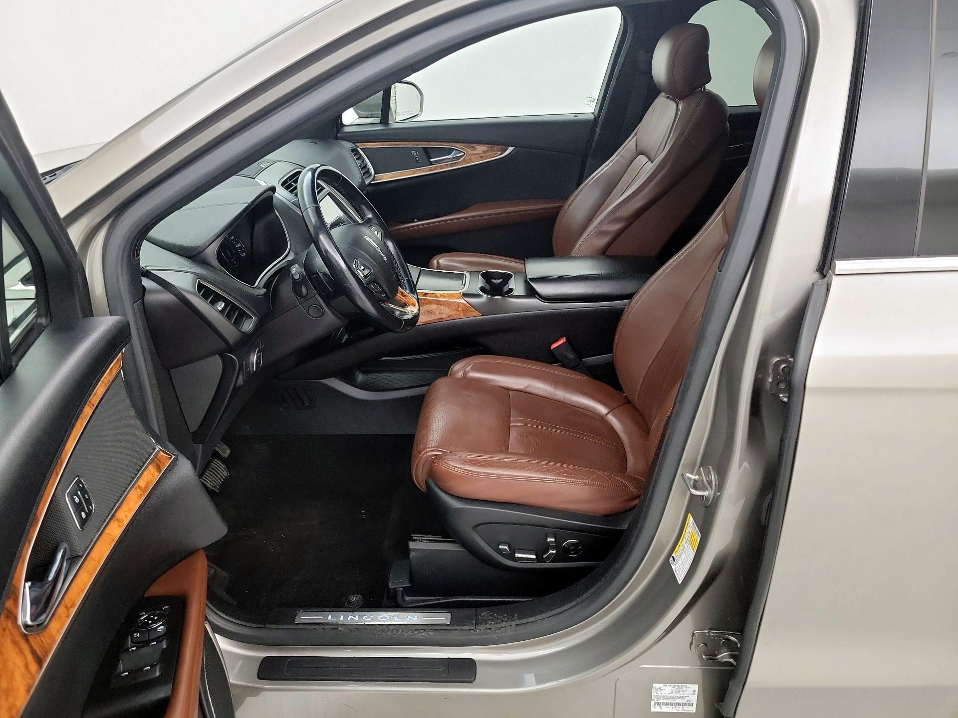 Thumbnail: 2016 Lincoln MKX - 11