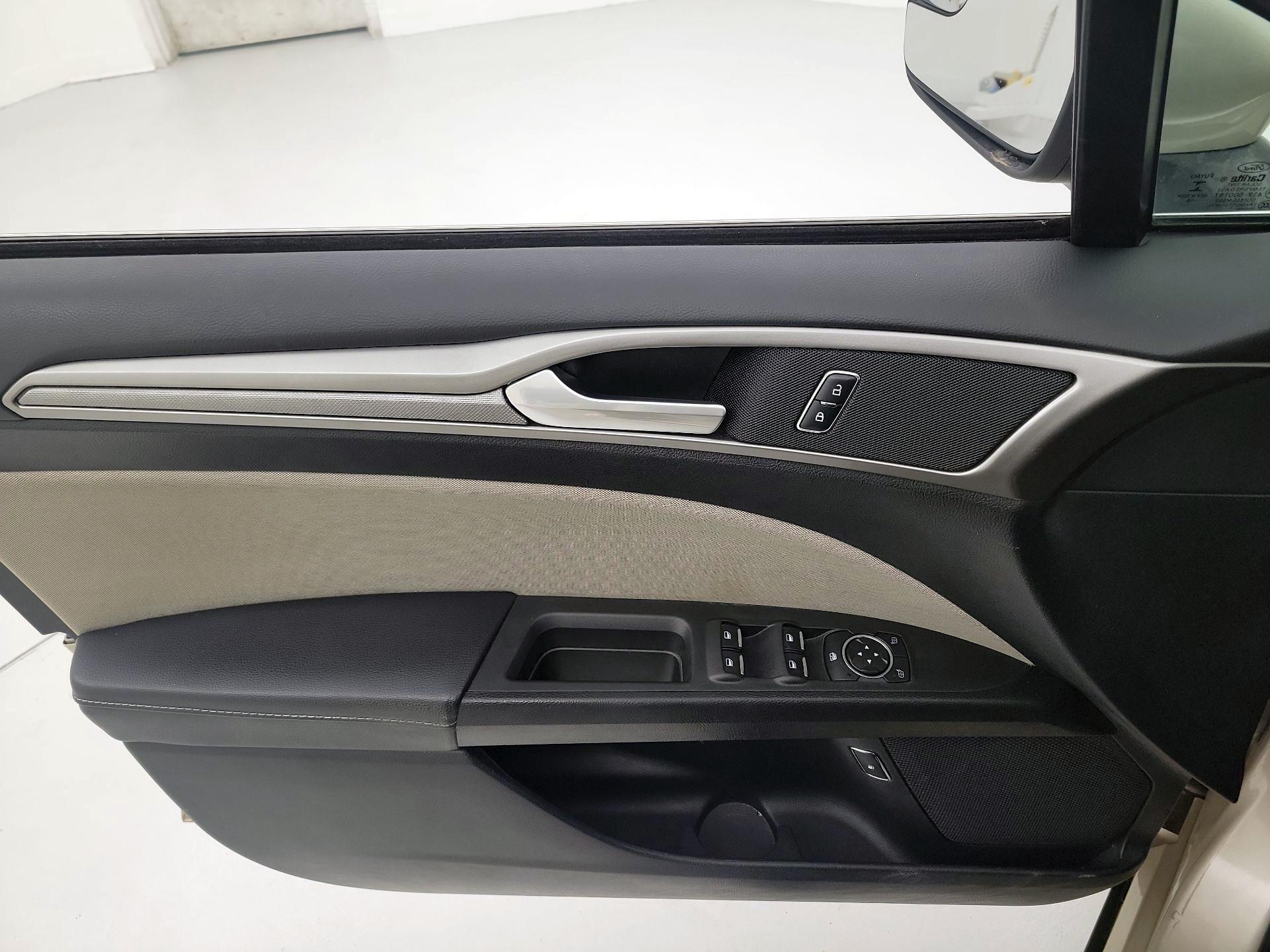 Thumbnail: 2017 Ford Fusion - 12