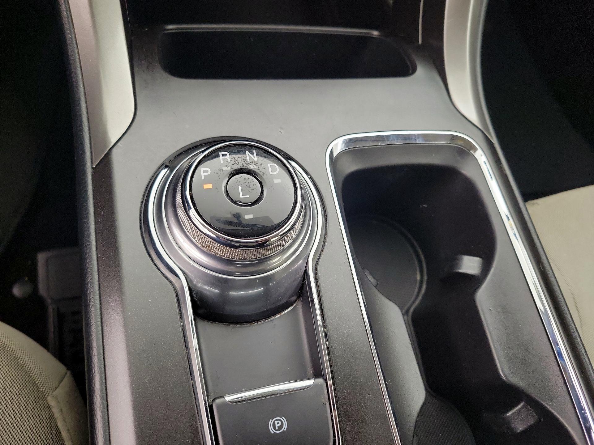 Thumbnail: 2017 Ford Fusion - 17