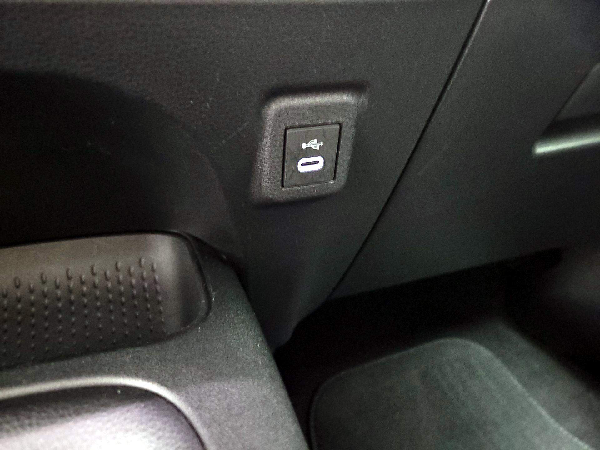 Thumbnail: 2025 Toyota Corolla - 18