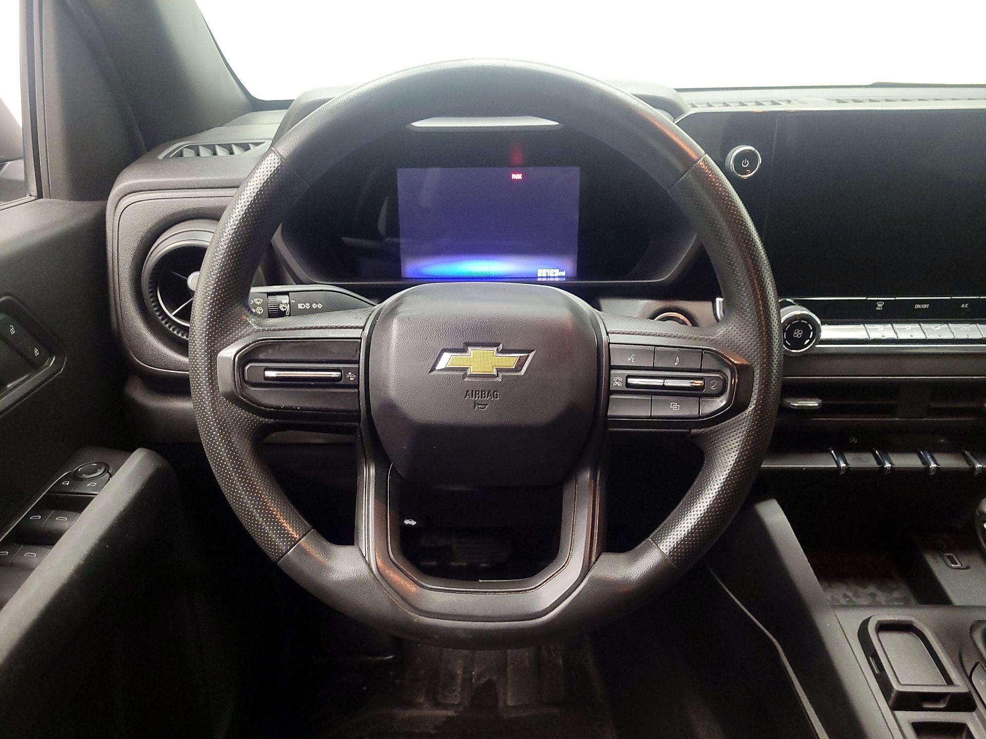 Thumbnail: 2023 Chevrolet Colorado - 10