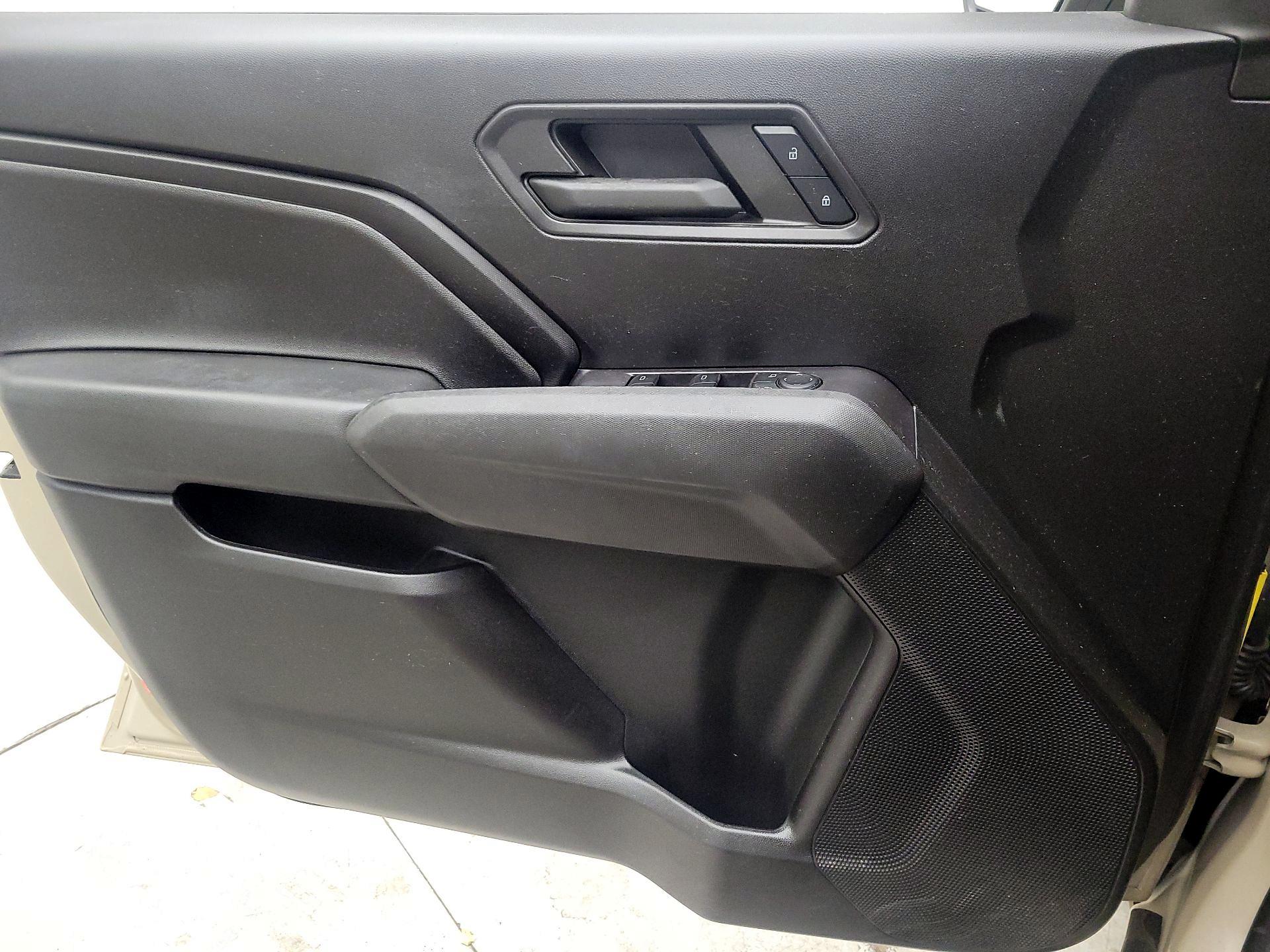 Thumbnail: 2023 Chevrolet Colorado - 12