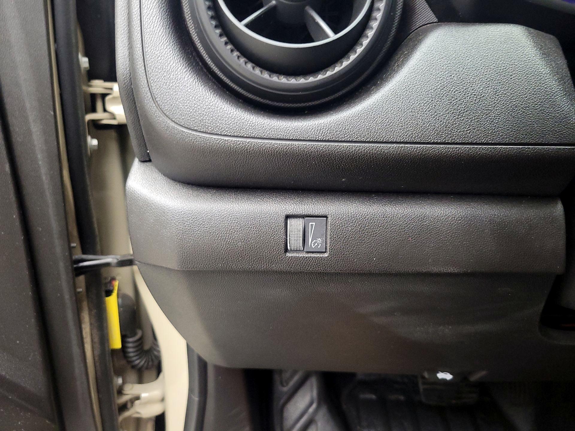 Thumbnail: 2023 Chevrolet Colorado - 13