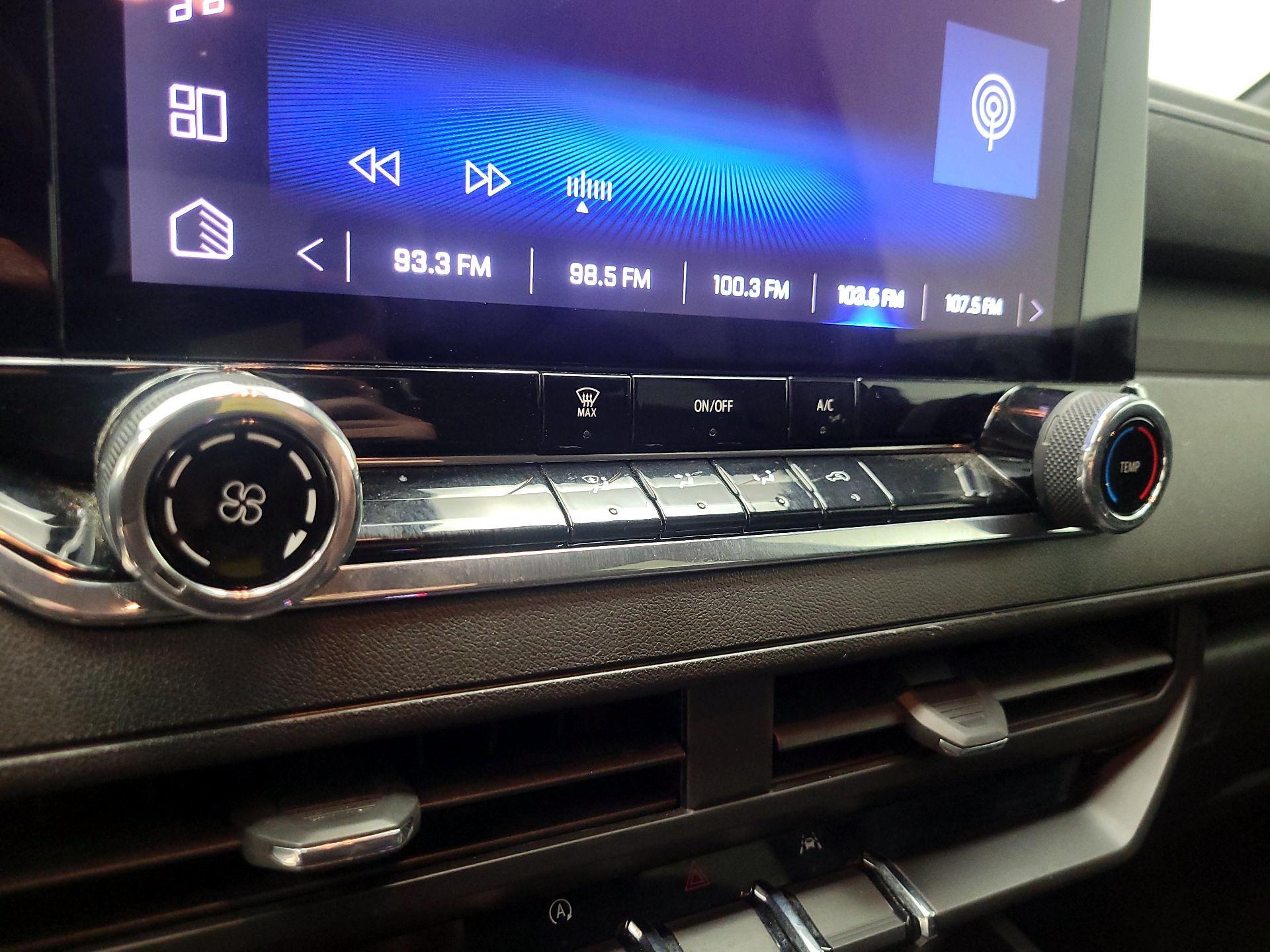 Thumbnail: 2023 Chevrolet Colorado - 16