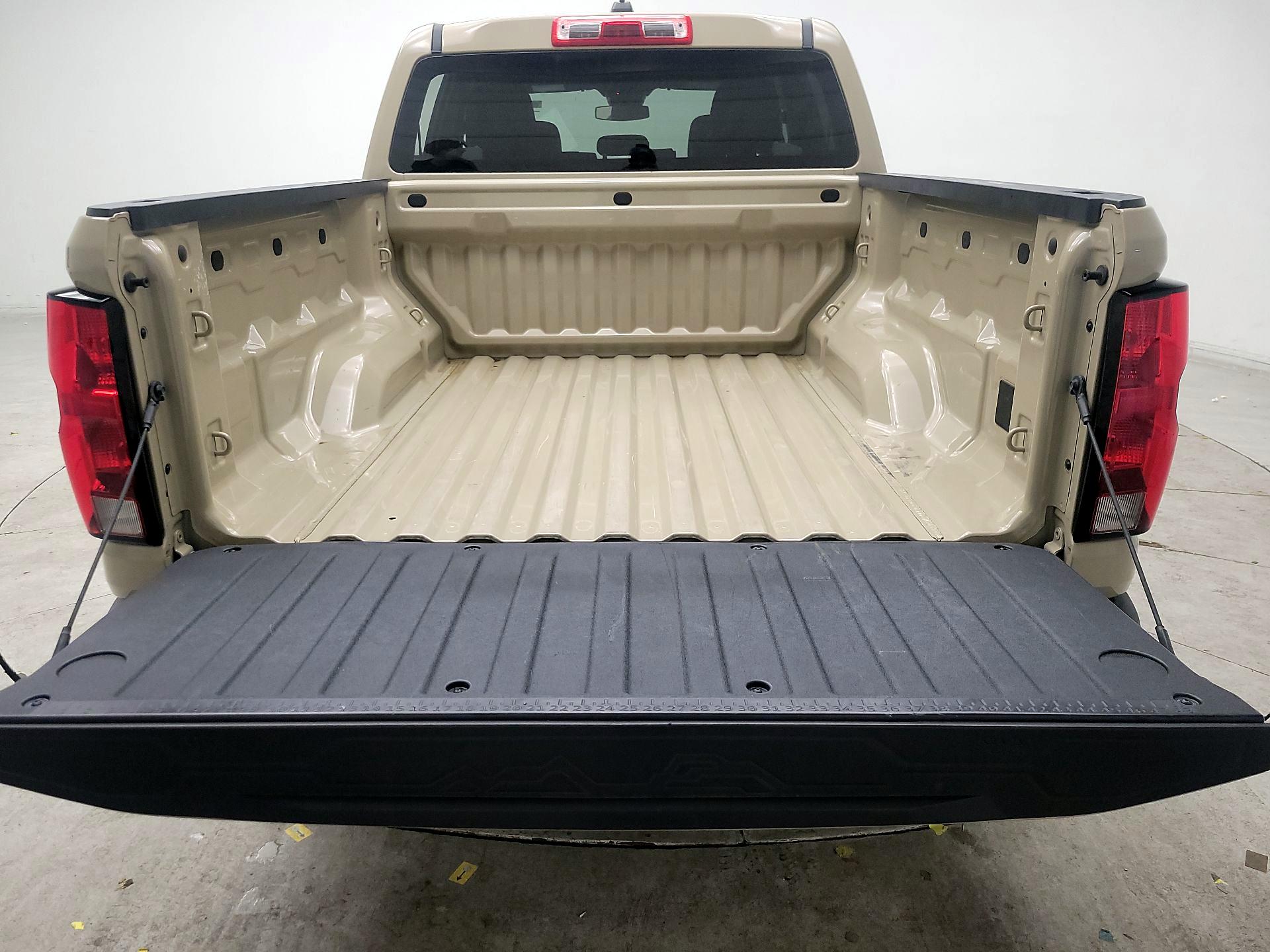 Thumbnail: 2023 Chevrolet Colorado - 20