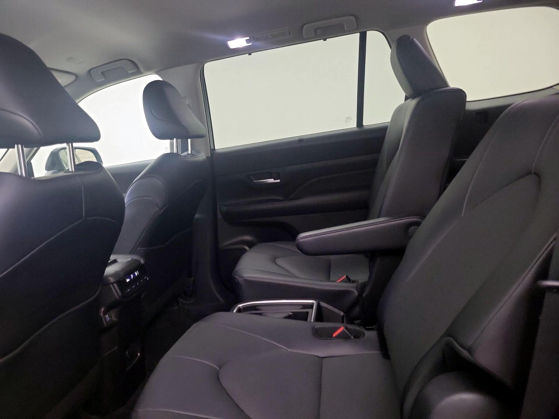 Thumbnail: 2025 Toyota Grand Highlander - 18