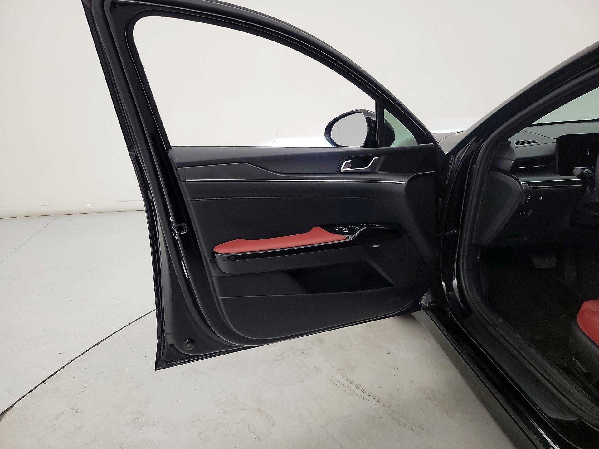 Thumbnail: 2025 Kia K5 - 12