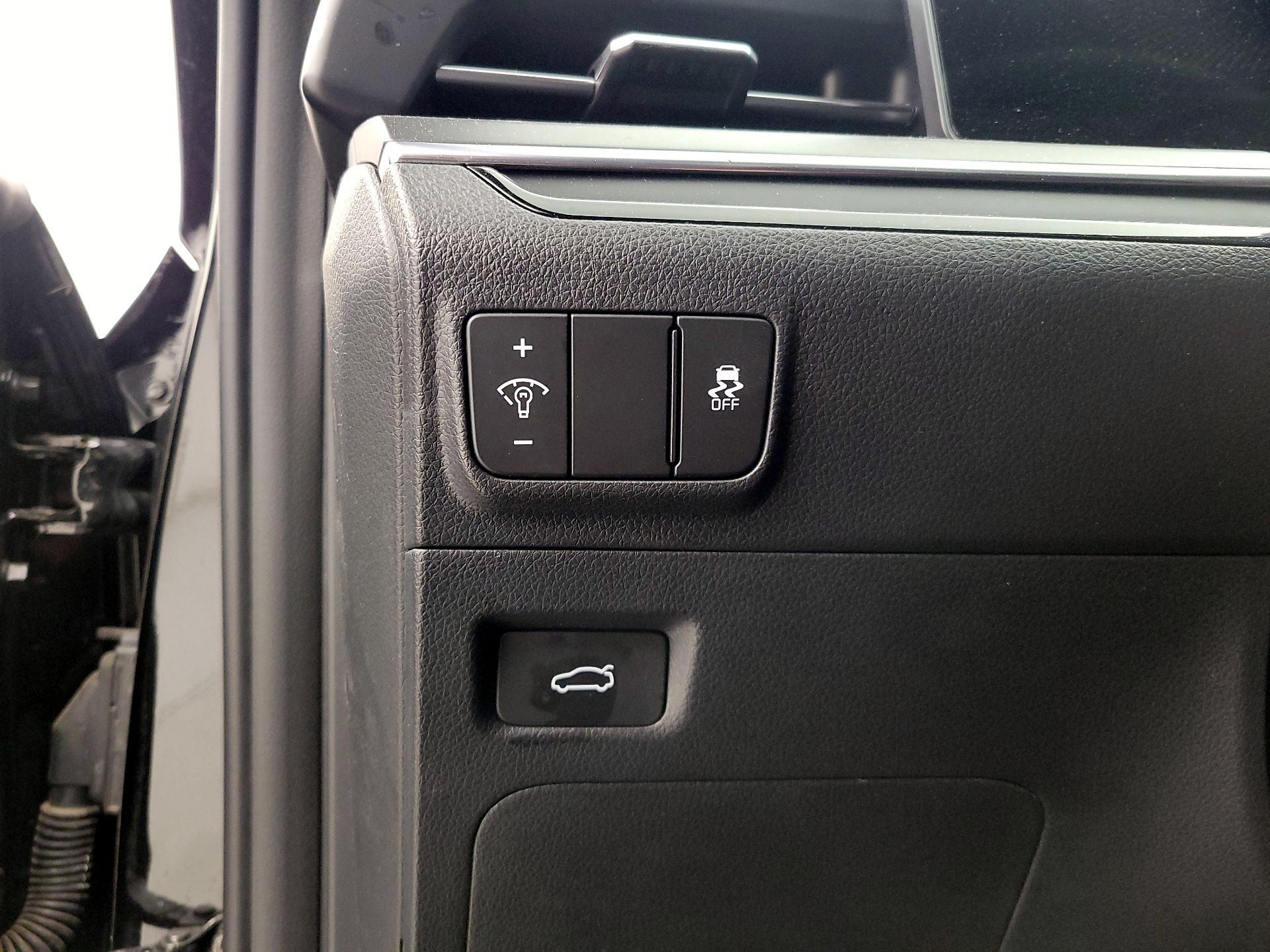 Thumbnail: 2025 Kia K5 - 13