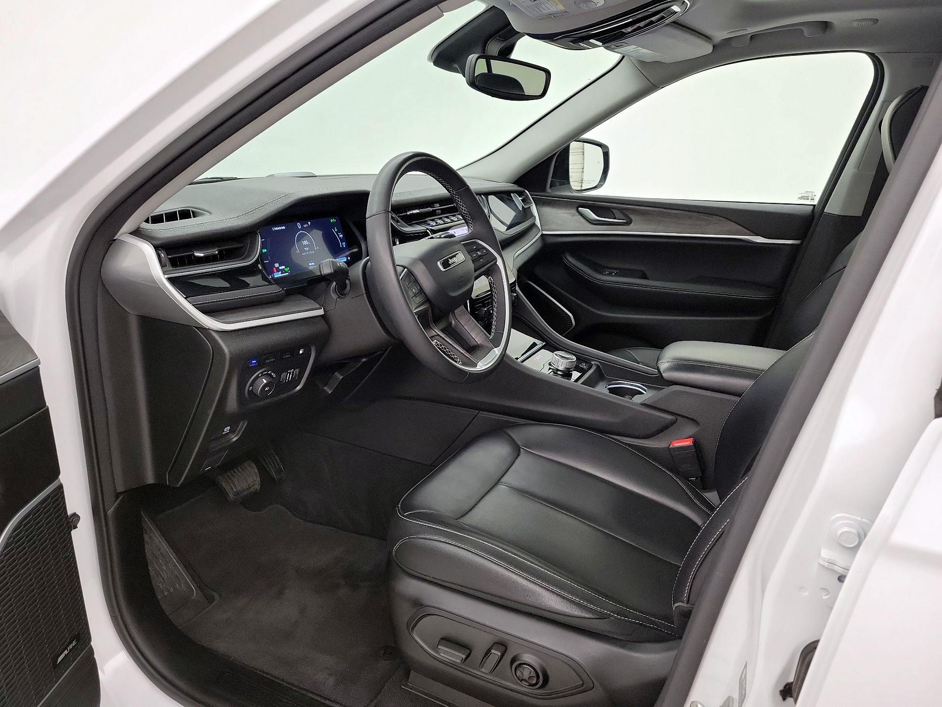 Thumbnail: 2023 Jeep Grand Cherokee - 11